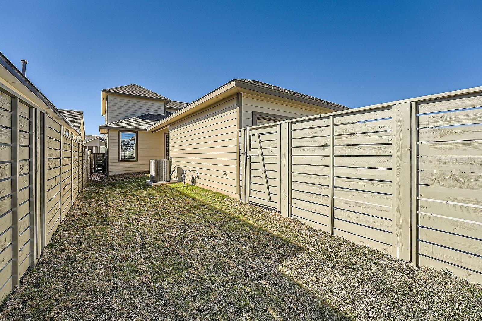 188 Weaver Ln, Bastrop, TX 78602