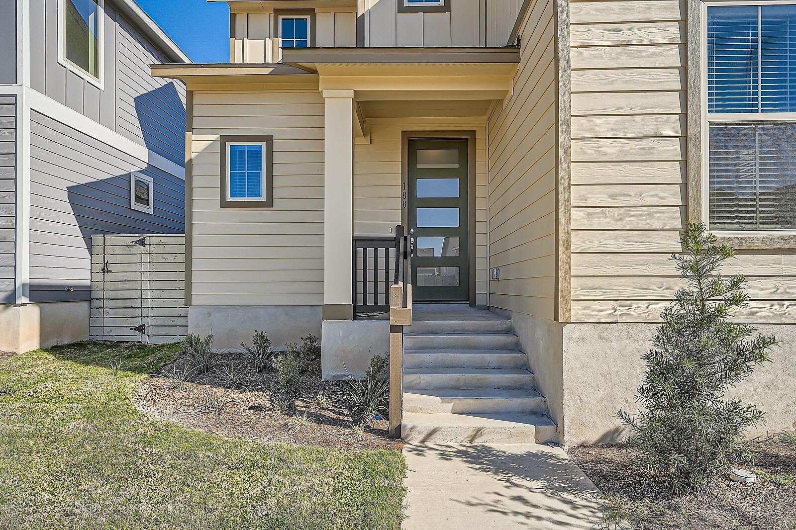 188 Weaver Ln, Bastrop, TX 78602