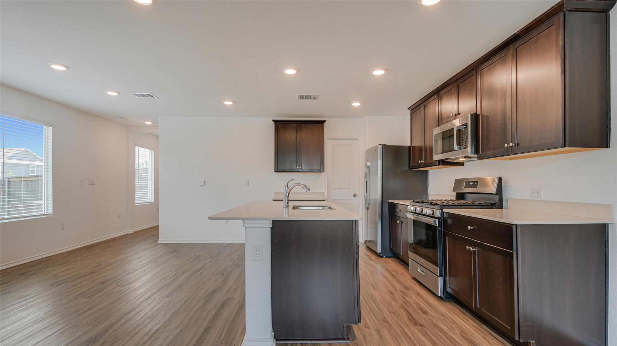 7212 Dancing Wind Ln, Del Valle, TX 78617