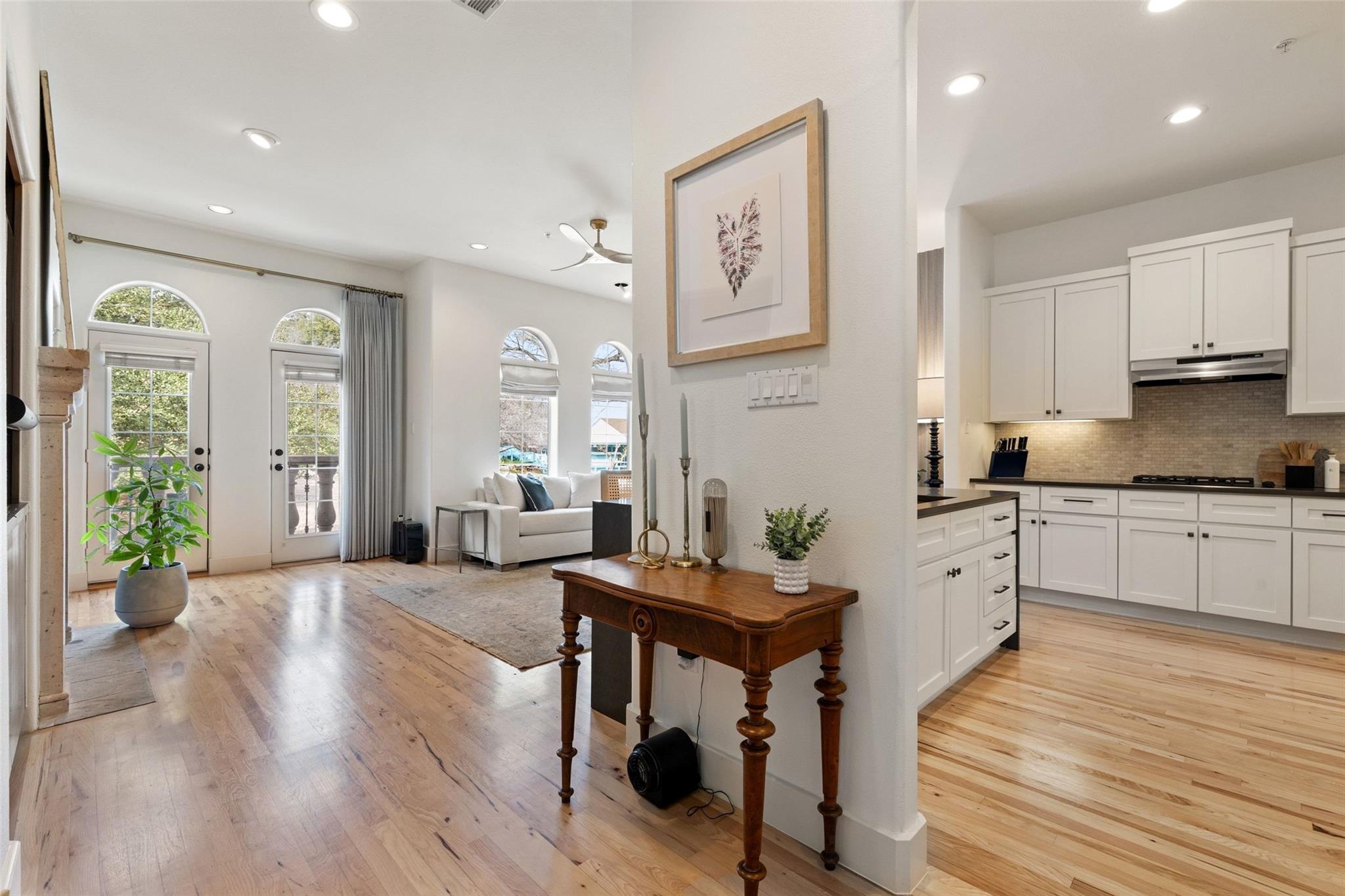 1529 Barton Springs Rd # 2, Austin, TX 78704