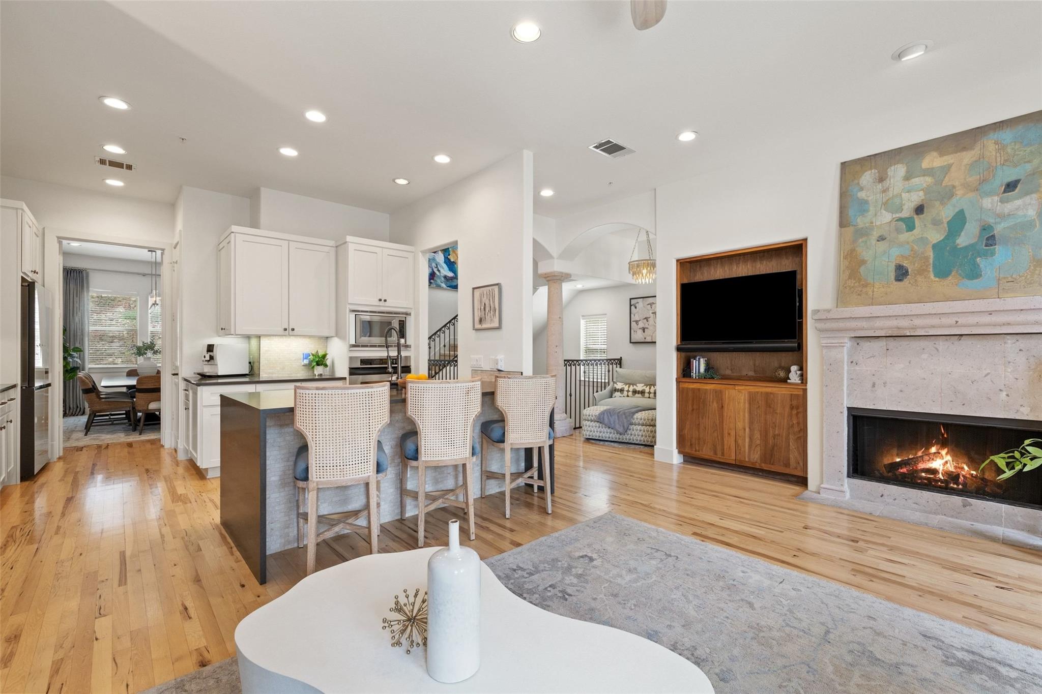 1529 Barton Springs Rd # 2, Austin, TX 78704