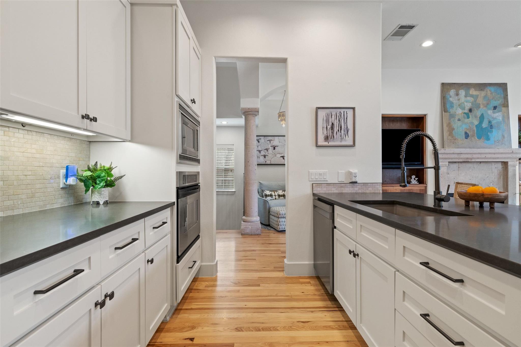 1529 Barton Springs Rd # 2, Austin, TX 78704