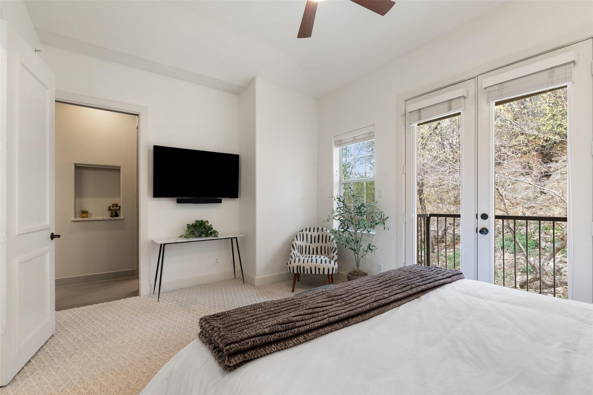 1529 Barton Springs Rd # 2, Austin, TX 78704