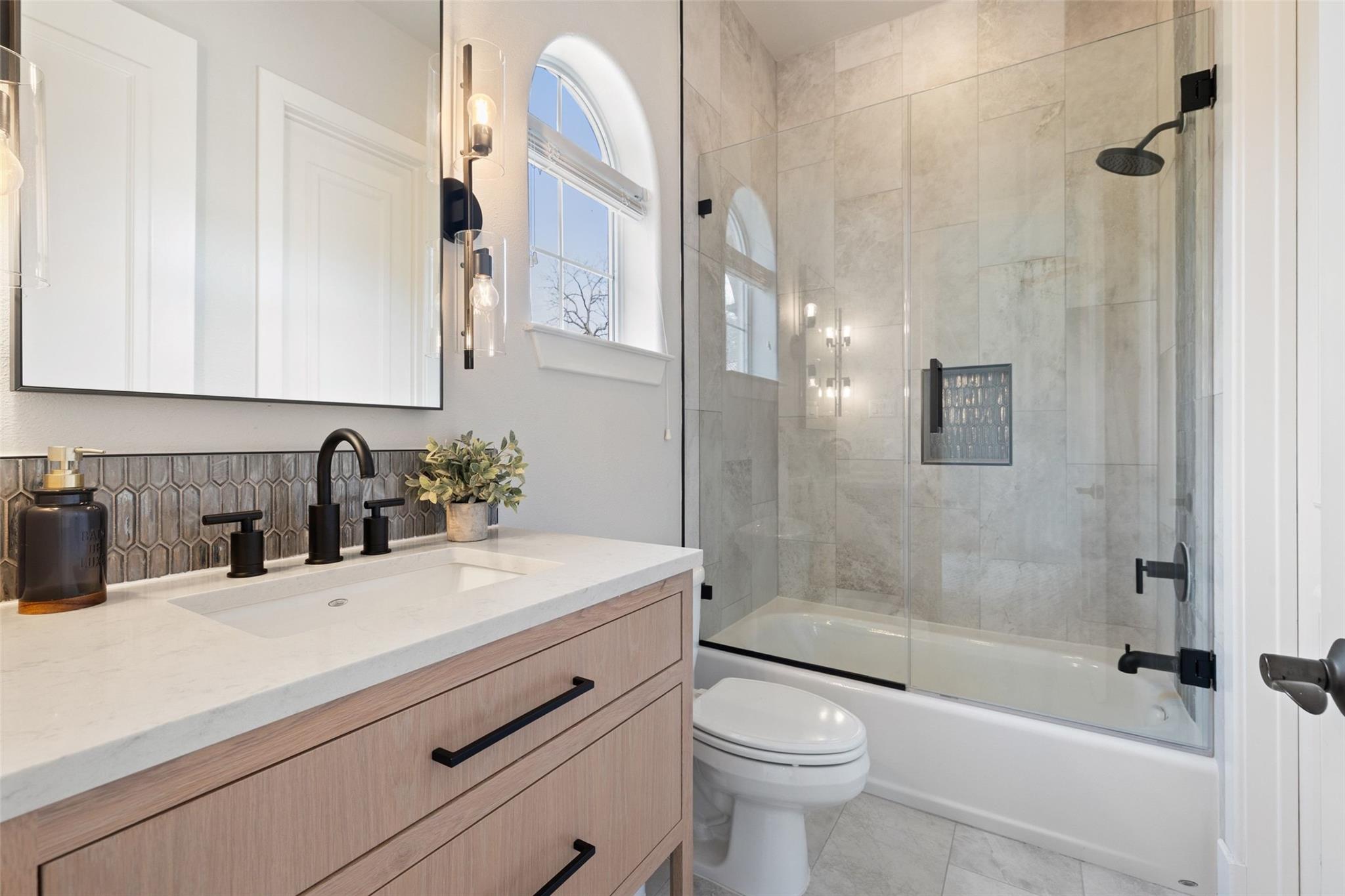 1529 Barton Springs Rd # 2, Austin, TX 78704