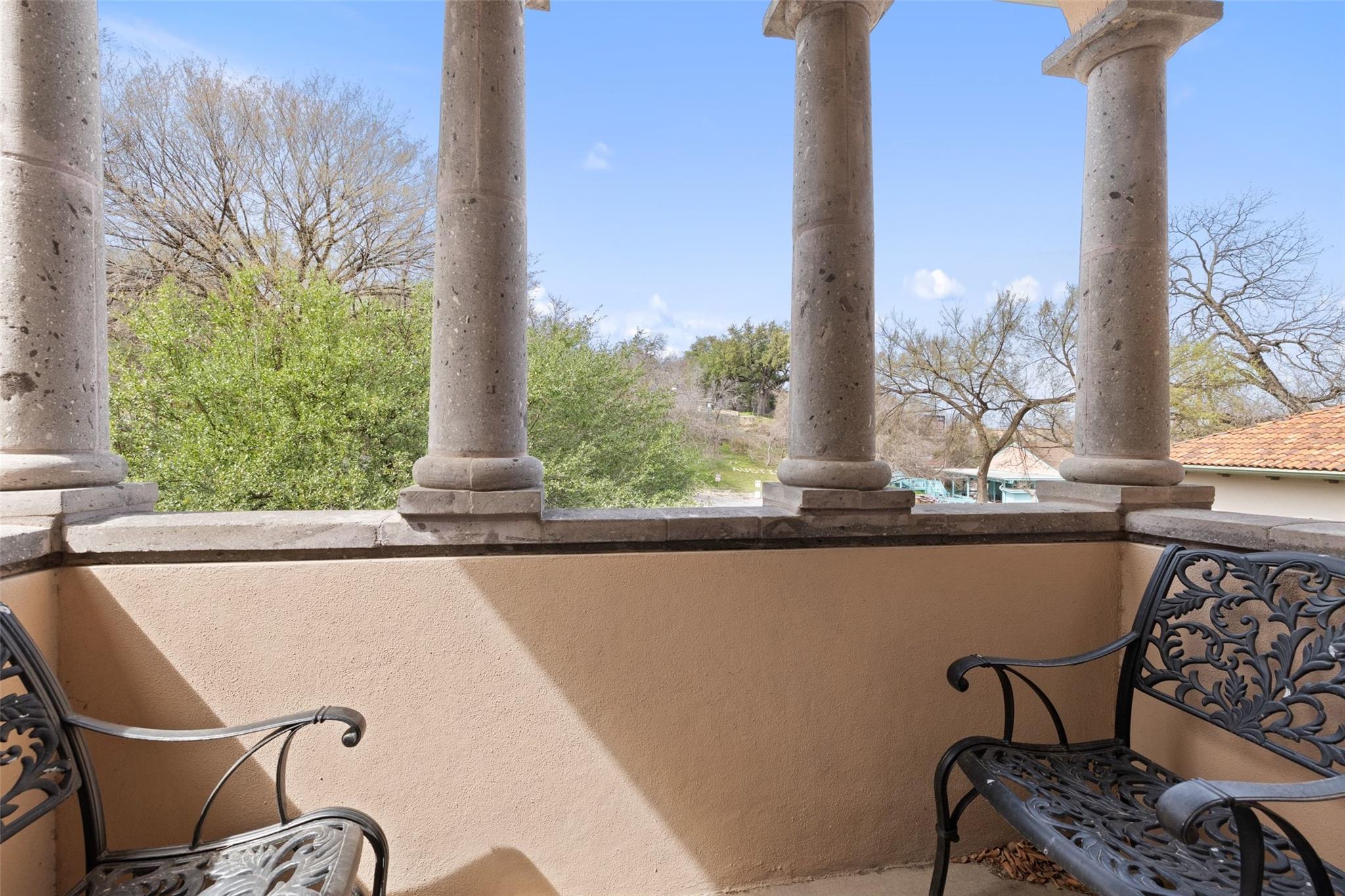 1529 Barton Springs Rd # 2, Austin, TX 78704