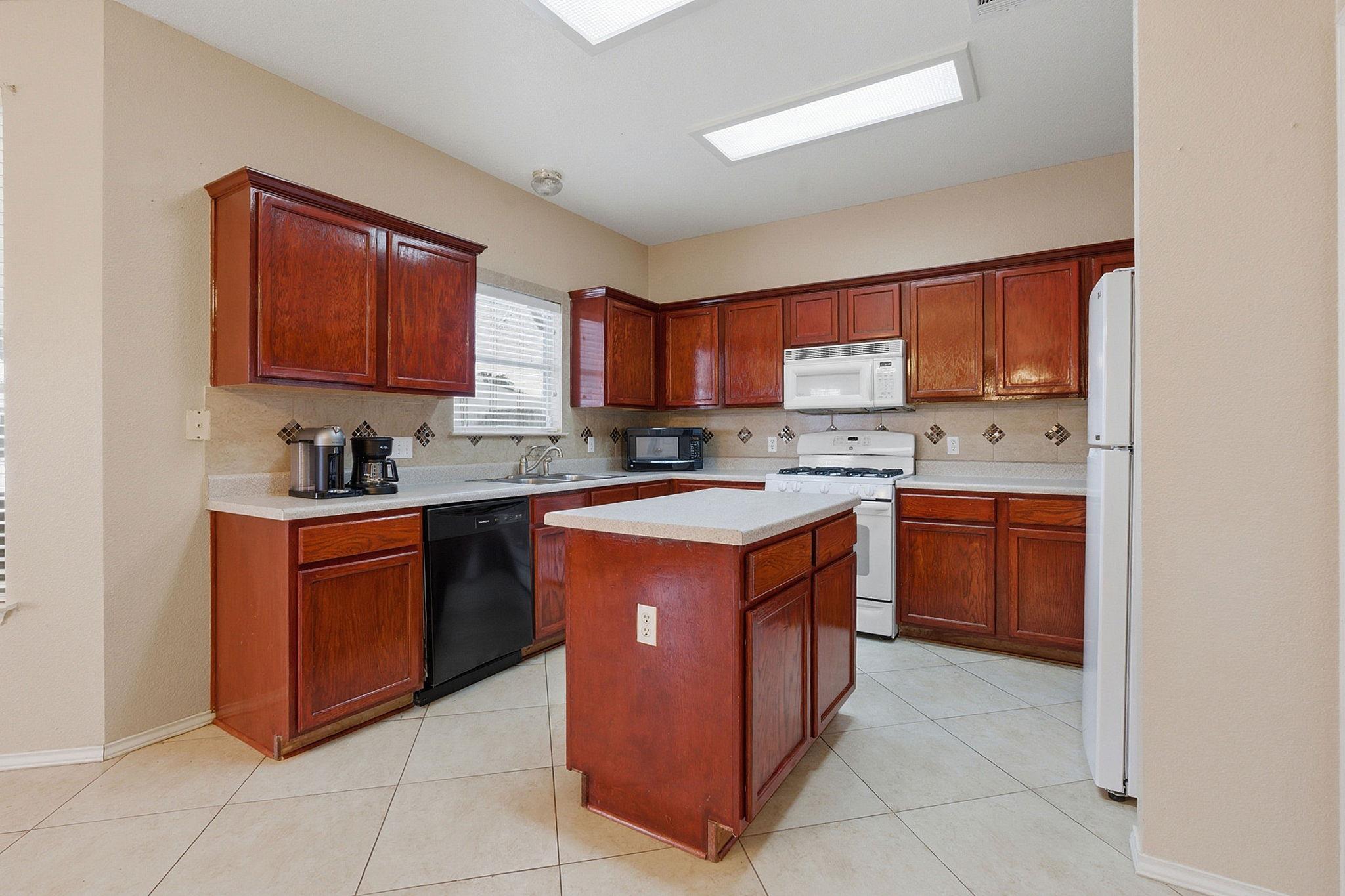 1424 Marsh Harbour Dr, Round Rock, TX 78664