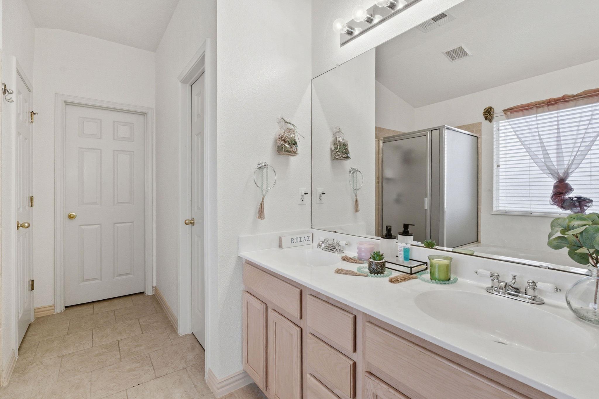 1424 Marsh Harbour Dr, Round Rock, TX 78664