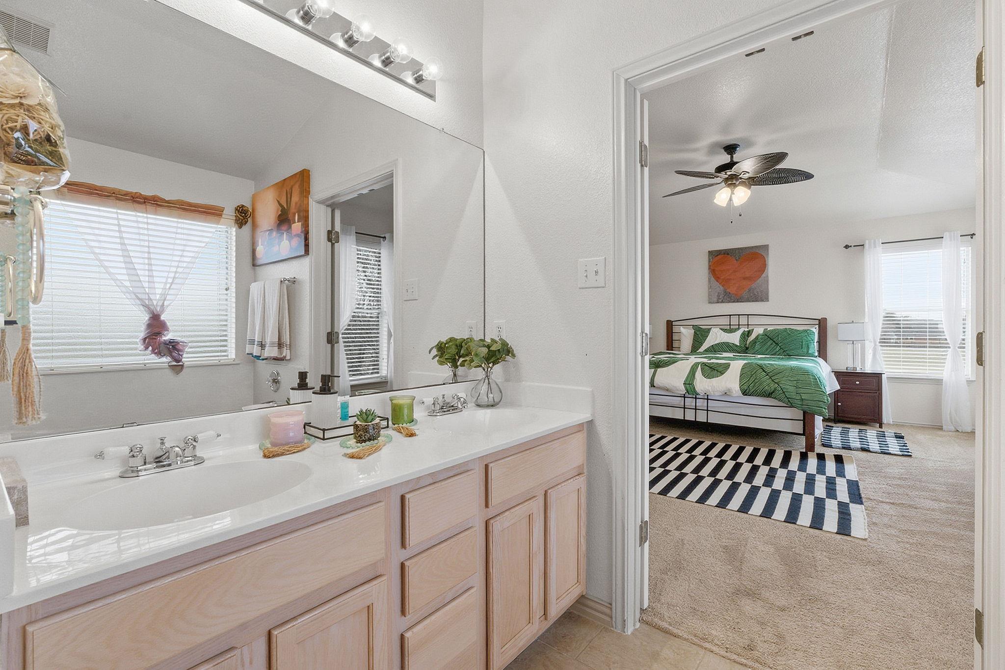 1424 Marsh Harbour Dr, Round Rock, TX 78664