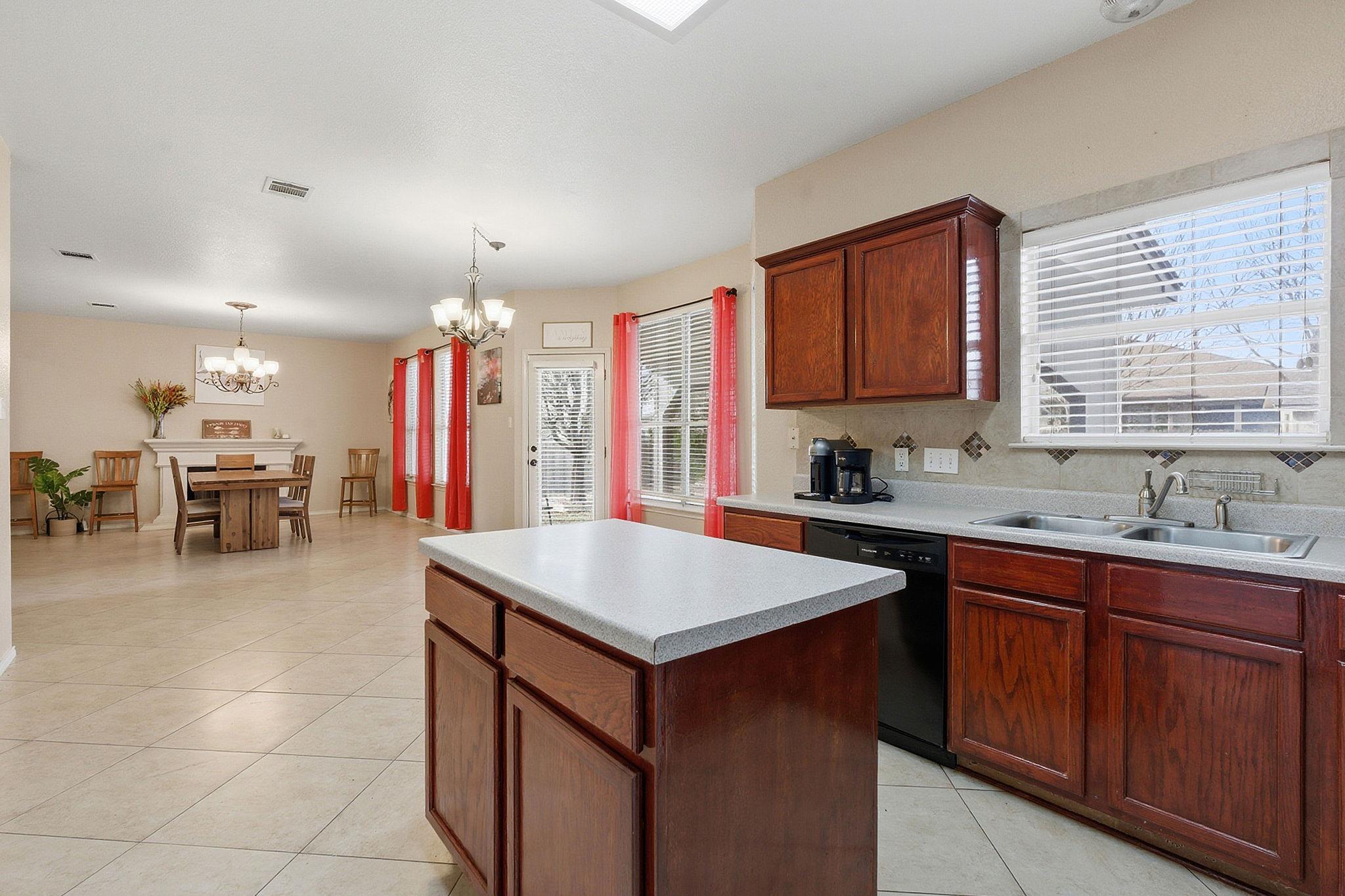 1424 Marsh Harbour Dr, Round Rock, TX 78664