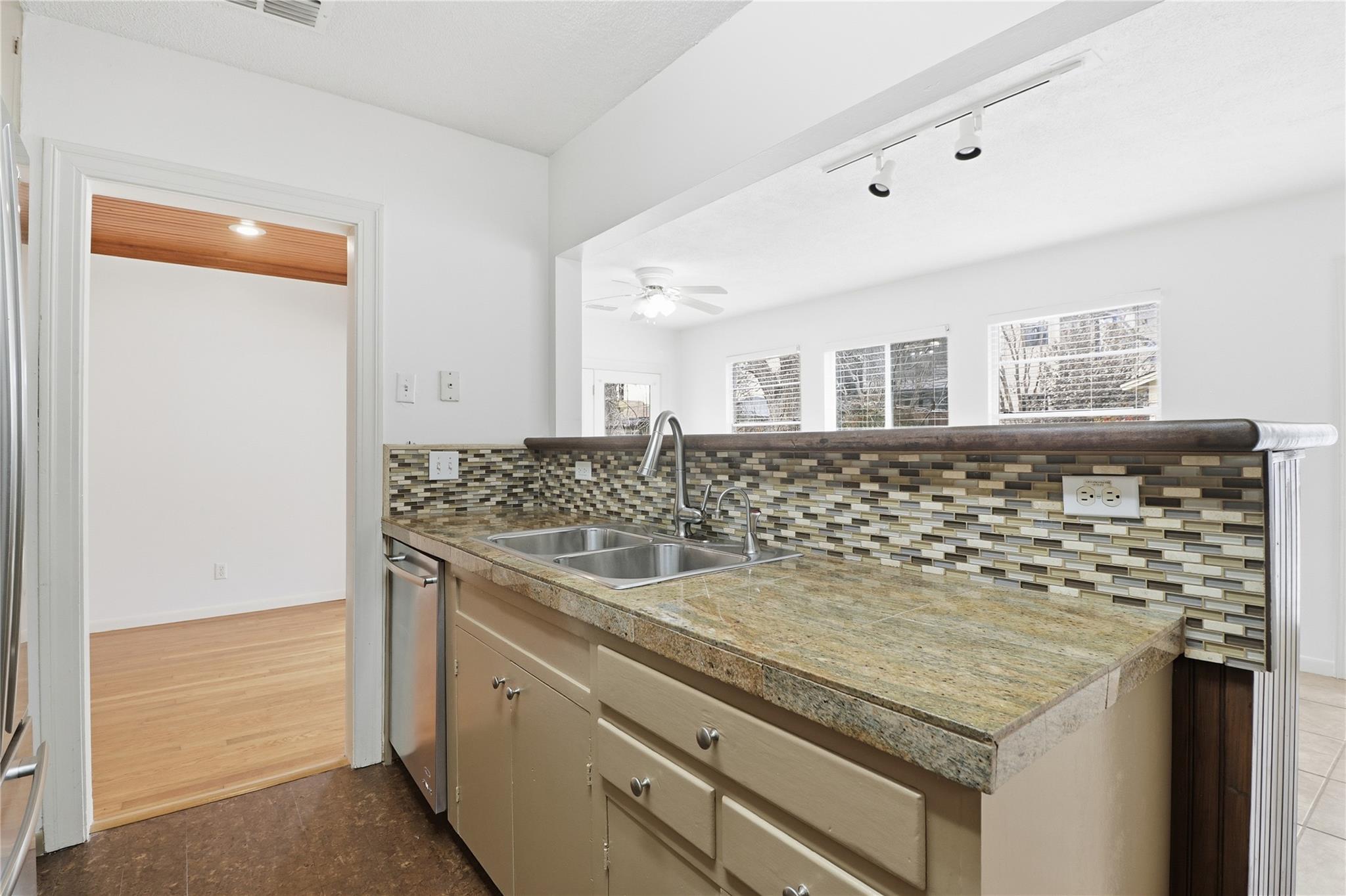 2007 Montclaire St, Austin, TX 78704