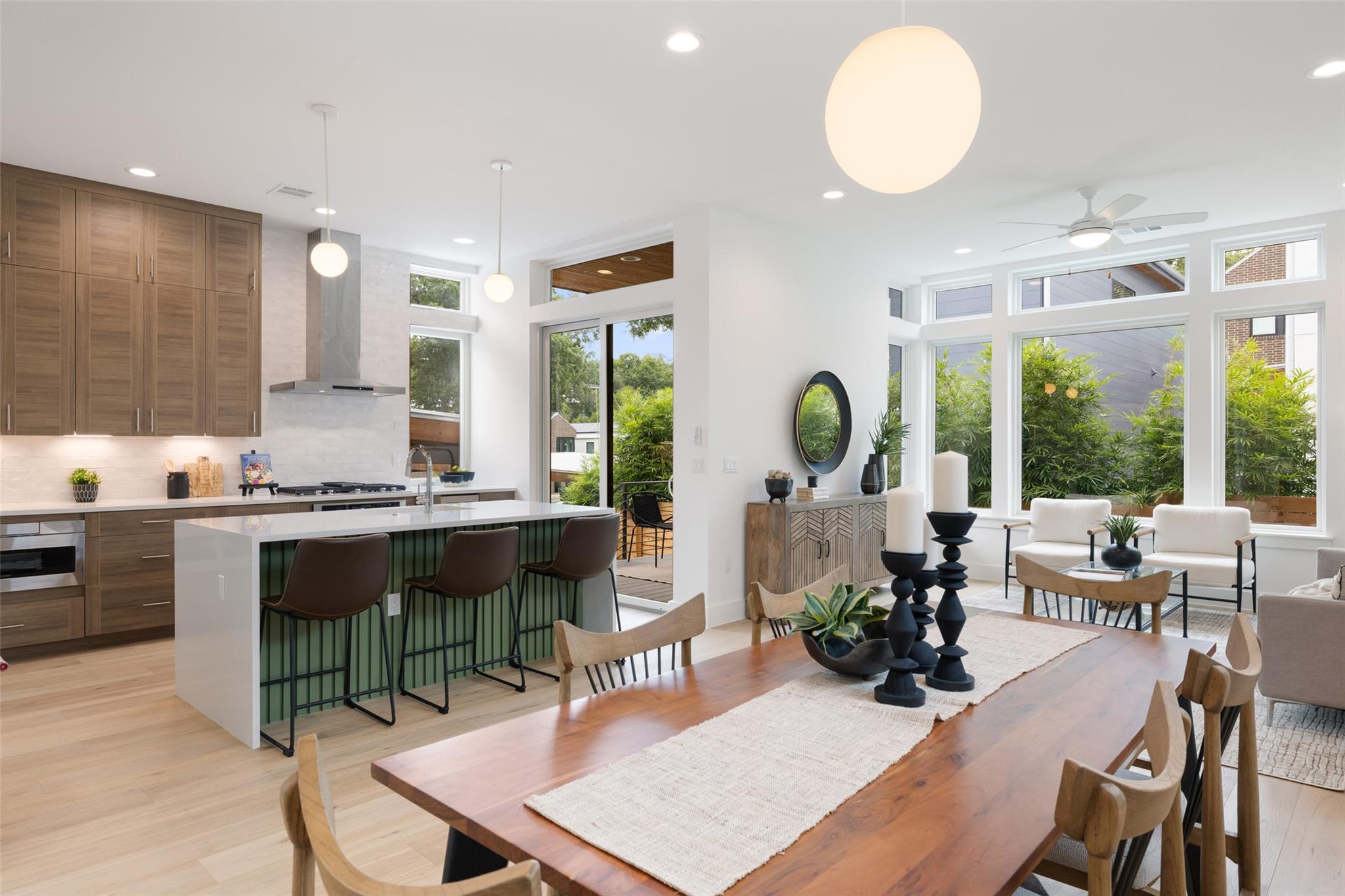 900 S 2nd St # 21, Austin, TX 78704