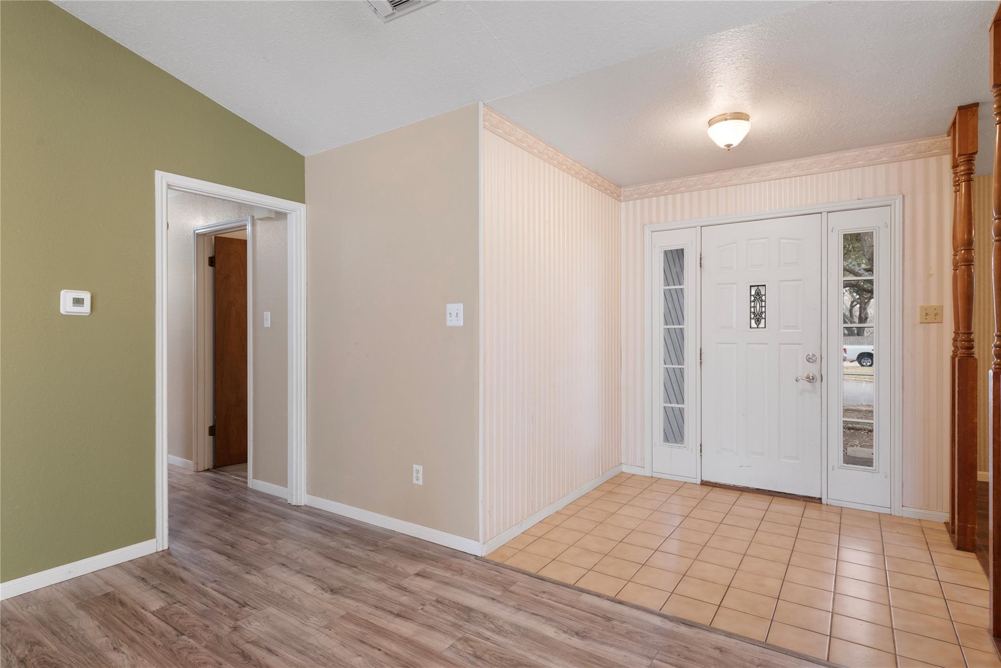 204 Drake Ln, Taylor, TX 76574