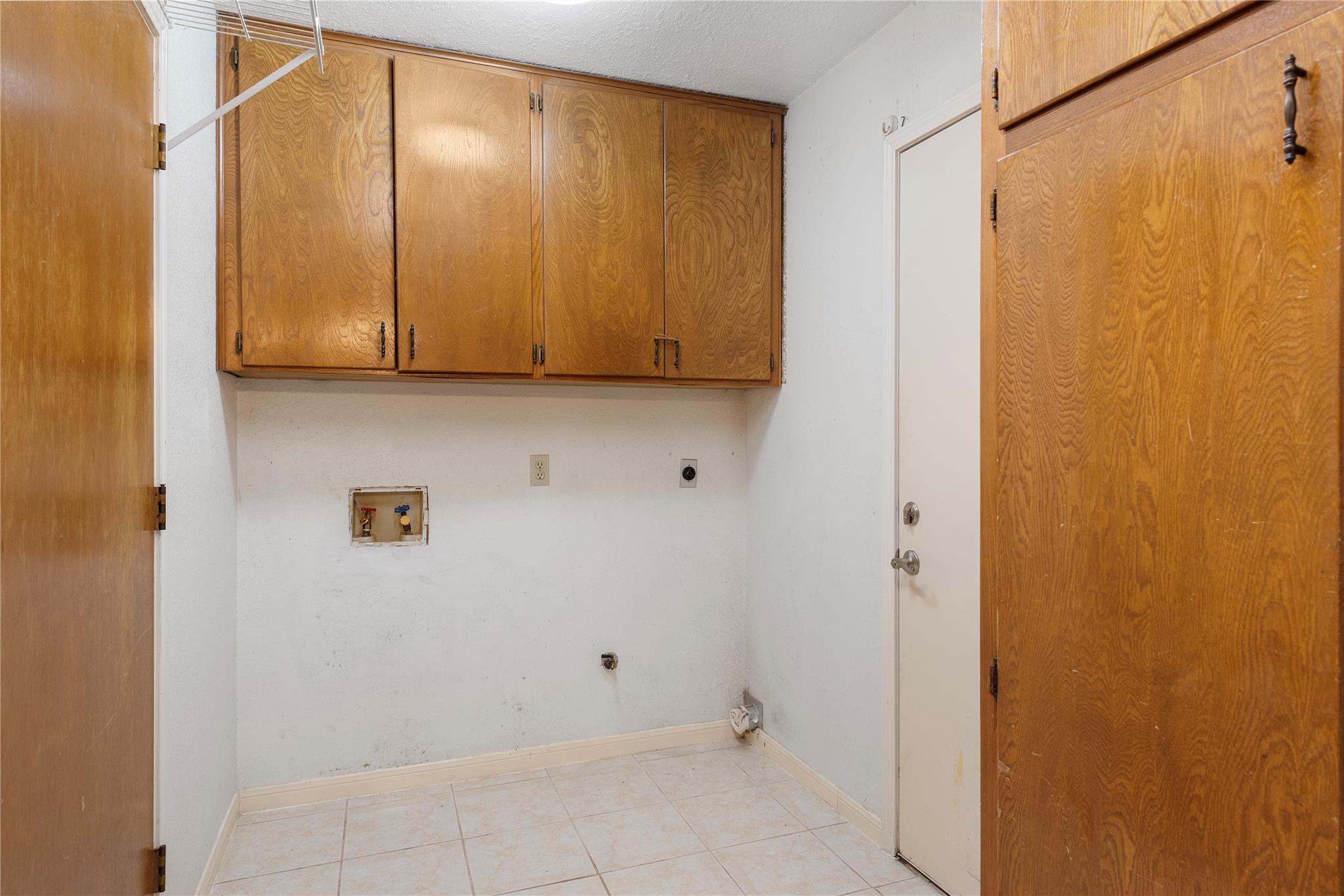 204 Drake Ln, Taylor, TX 76574