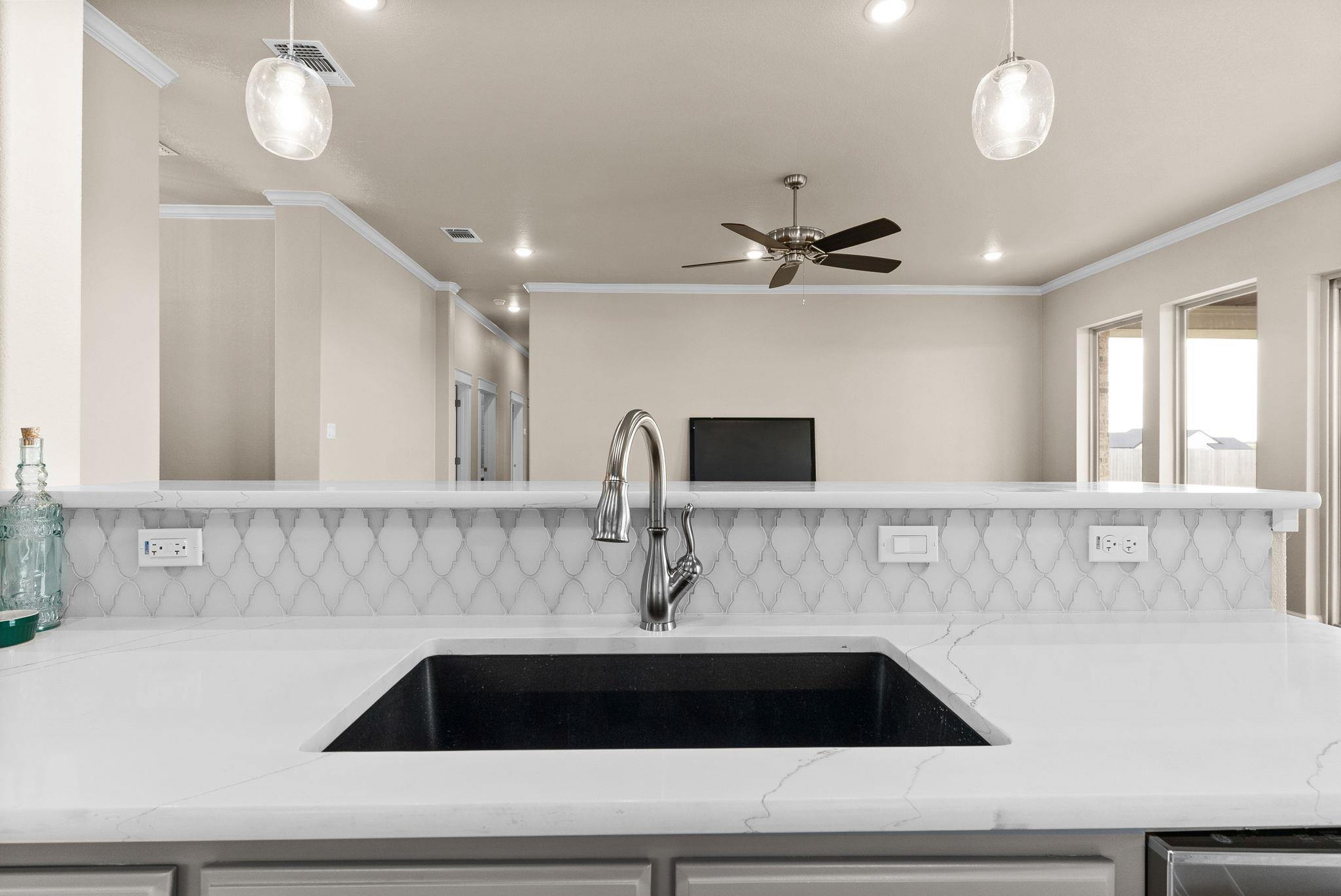 930 Inka Rd, Salado, TX 76571