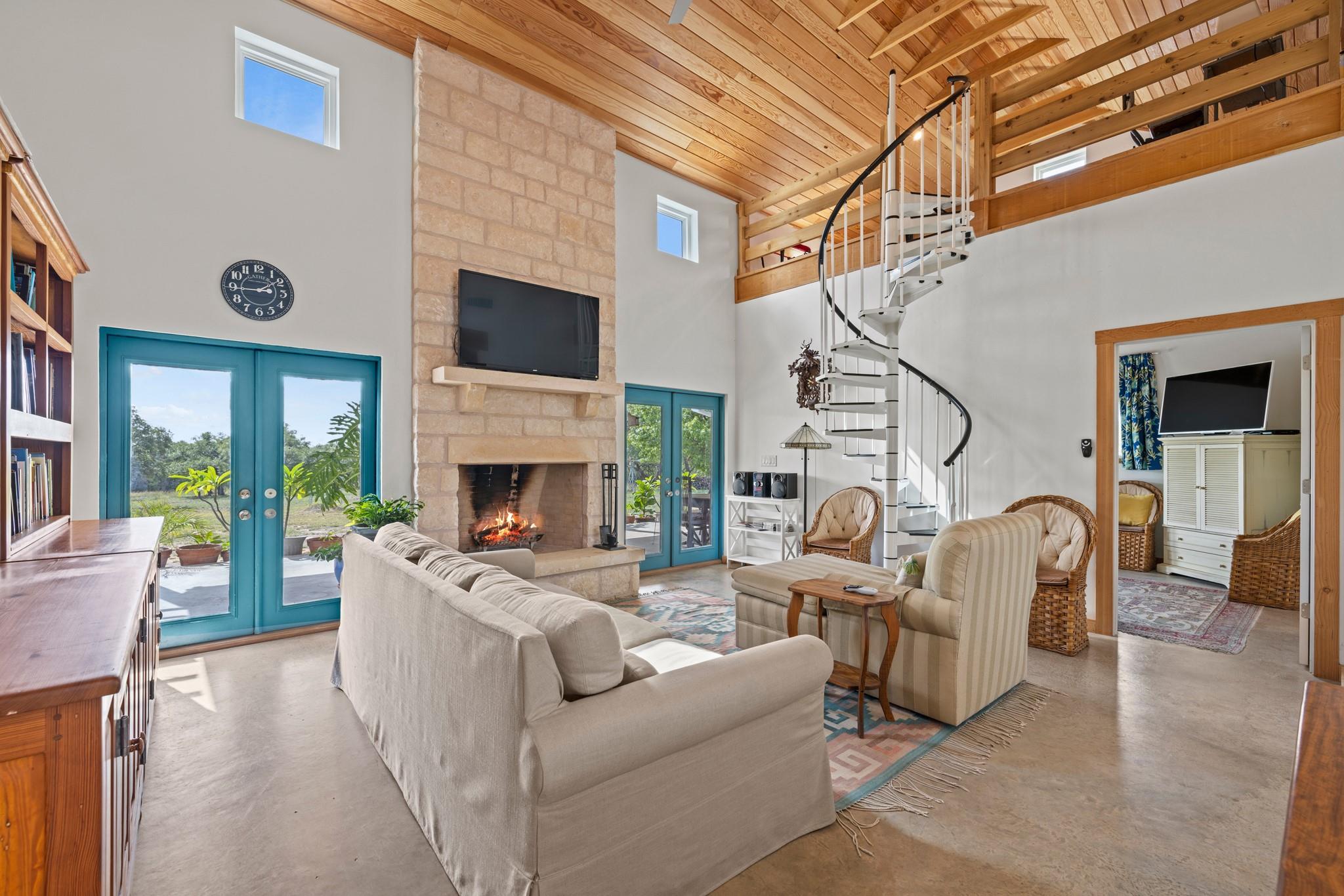 456 Colt Valley Rd, Fredericksburg, TX 78624