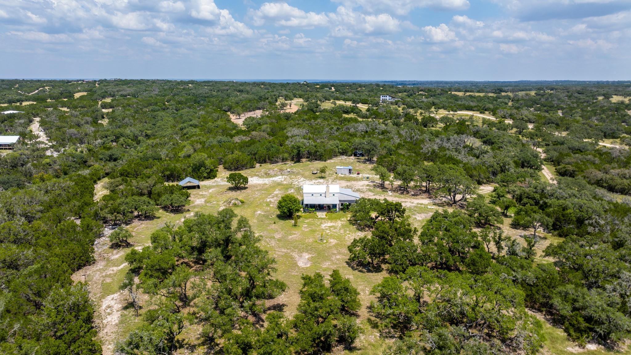 456 Colt Valley Rd, Fredericksburg, TX 78624