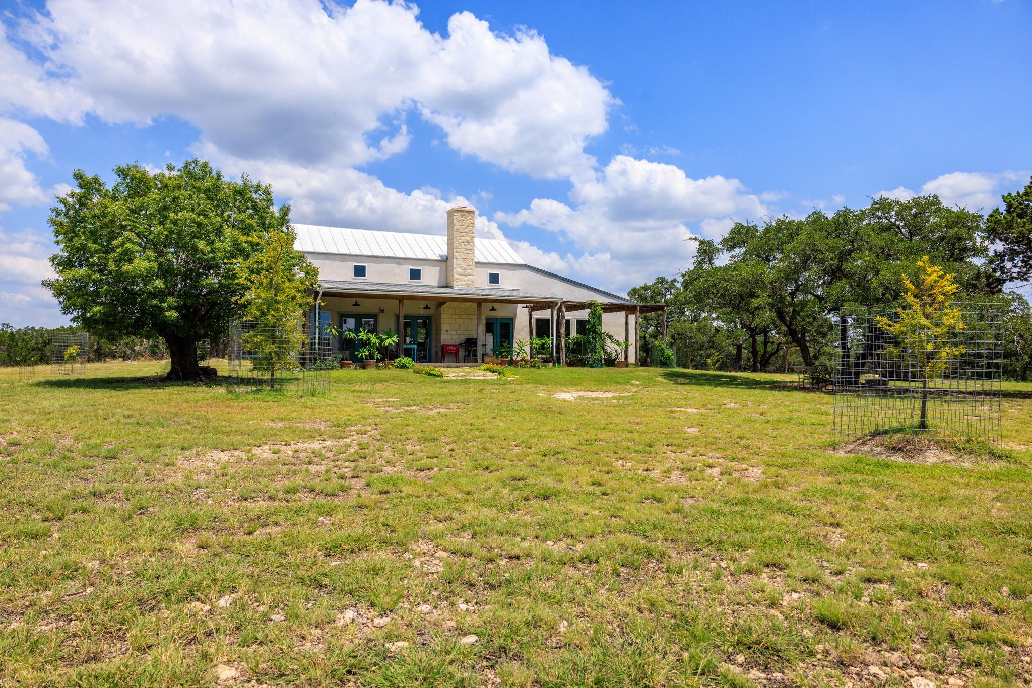 456 Colt Valley Rd, Fredericksburg, TX 78624