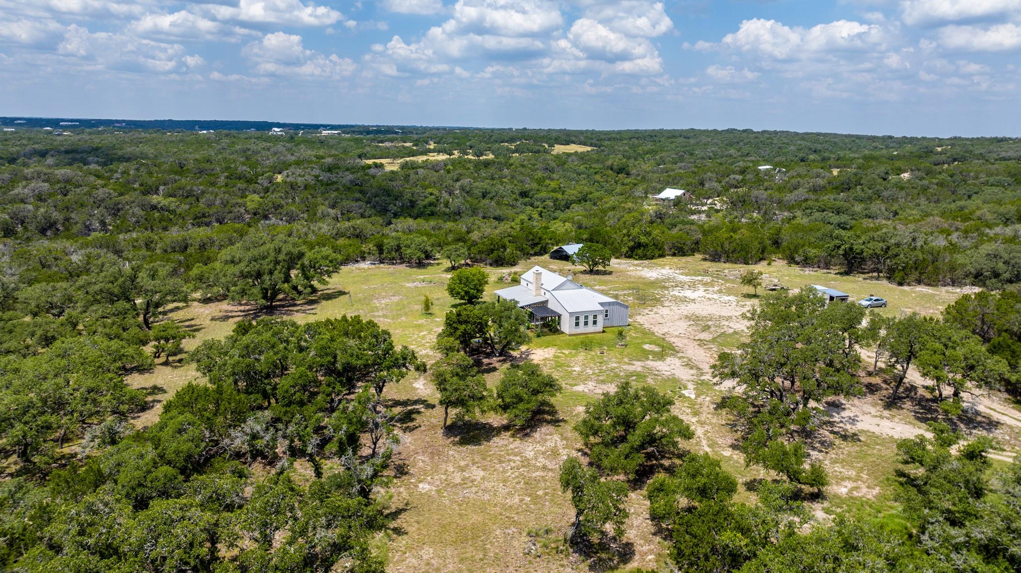 456 Colt Valley Rd, Fredericksburg, TX 78624