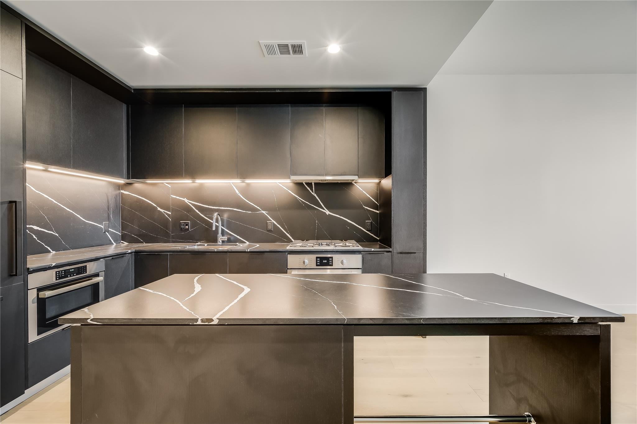 44 East Ave # 2603, Austin, TX 78701