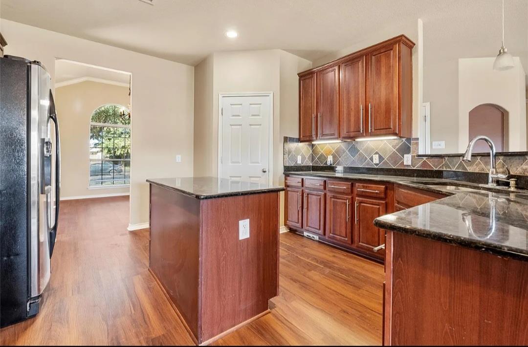 120 Emory Fields Dr, Hutto, TX 78634