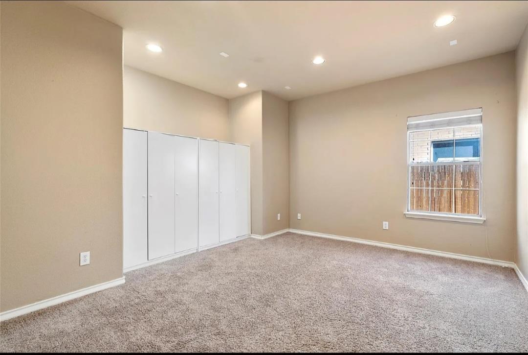 120 Emory Fields Dr, Hutto, TX 78634