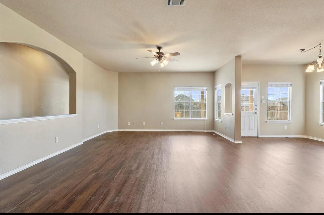 120 Emory Fields Dr, Hutto, TX 78634