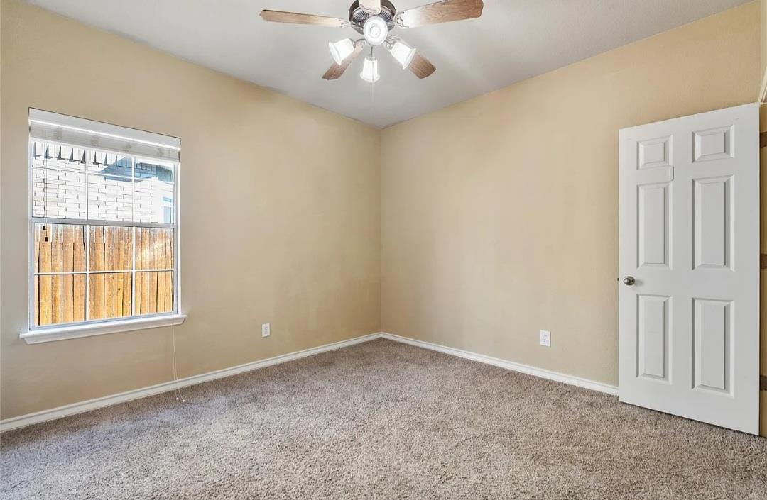 120 Emory Fields Dr, Hutto, TX 78634