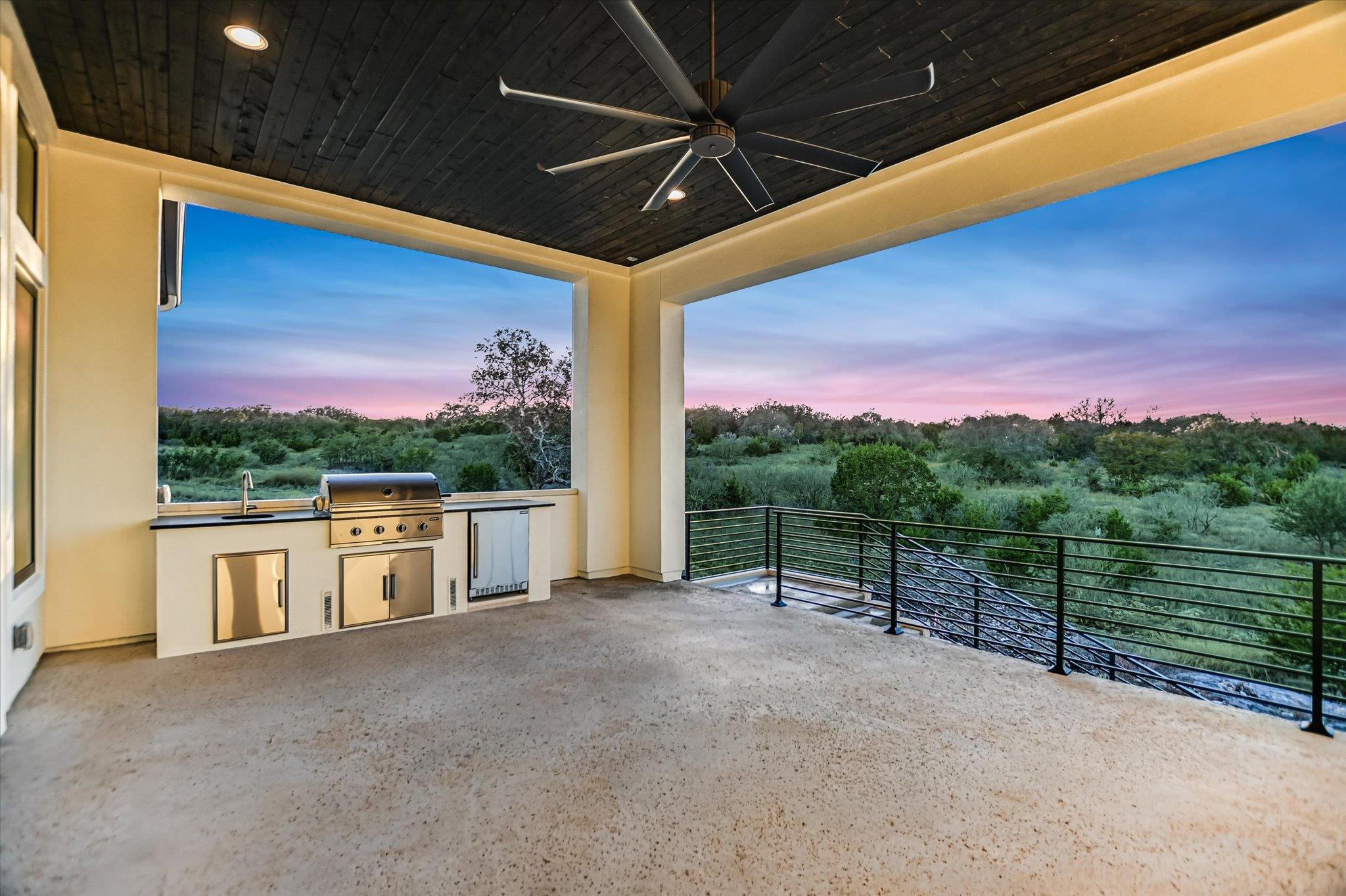 104 Nattie Woods Dr, Horseshoe Bay, TX 78657