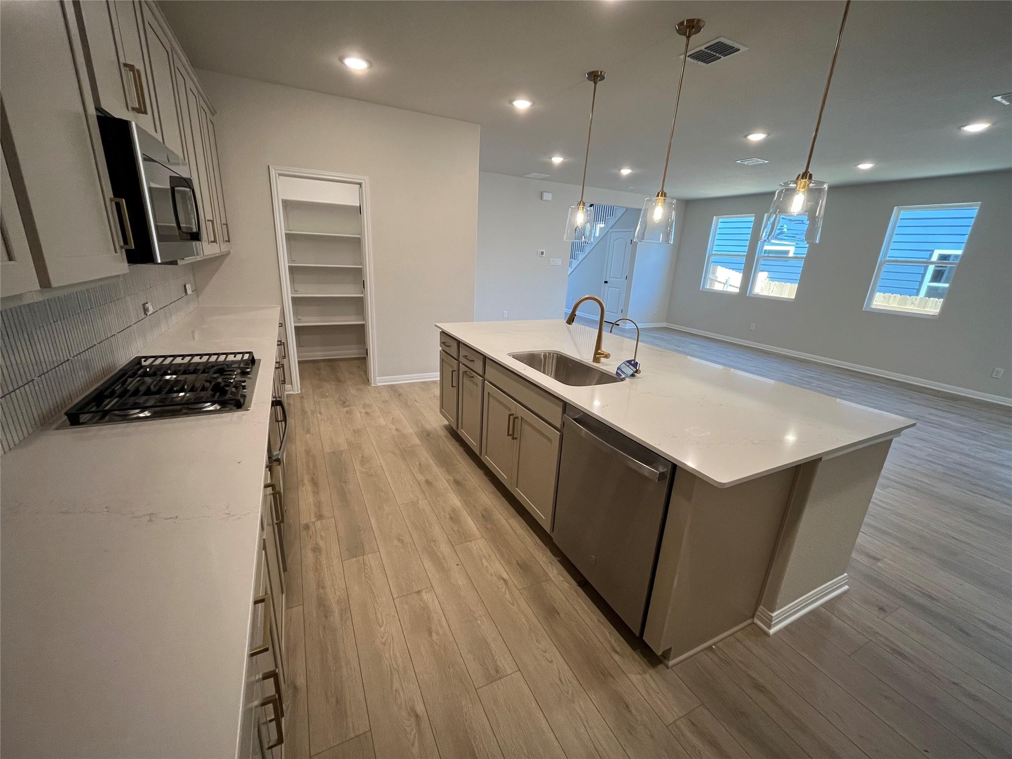 213 Woodrow Ln, Liberty Hill, TX 78642