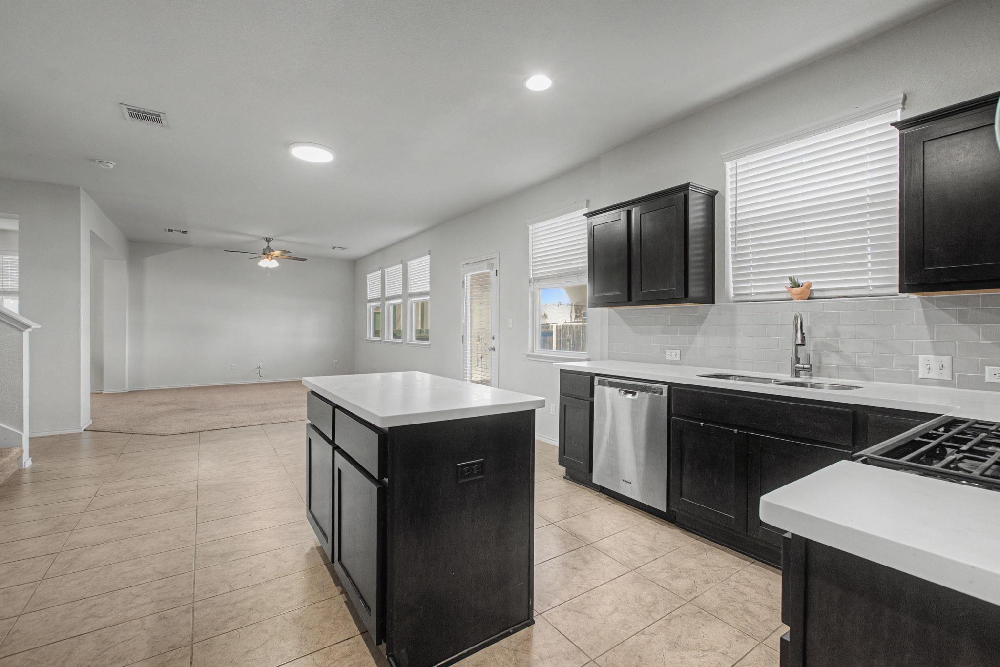 109 White Sage Ln, Liberty Hill, TX 78642