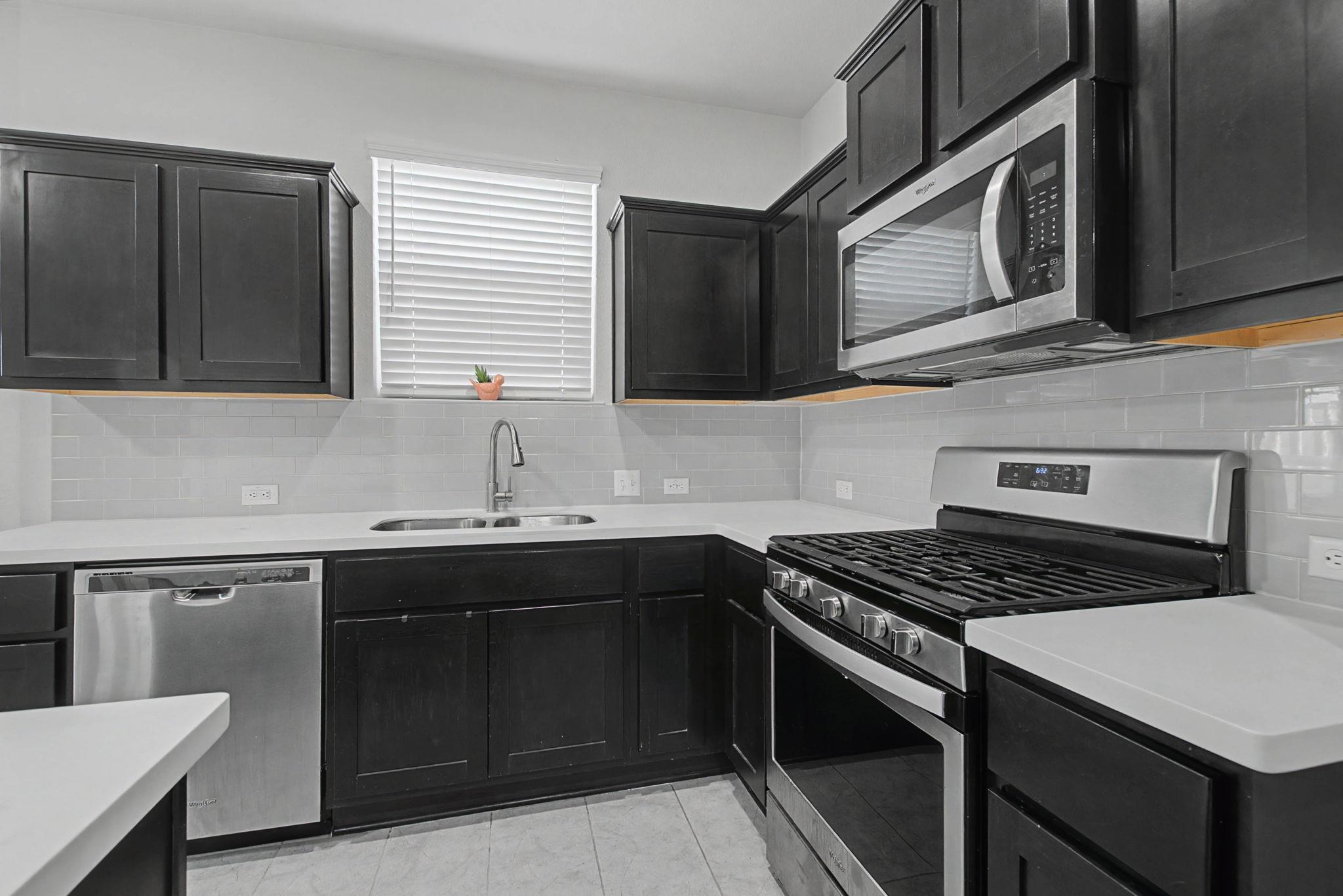 109 White Sage Ln, Liberty Hill, TX 78642