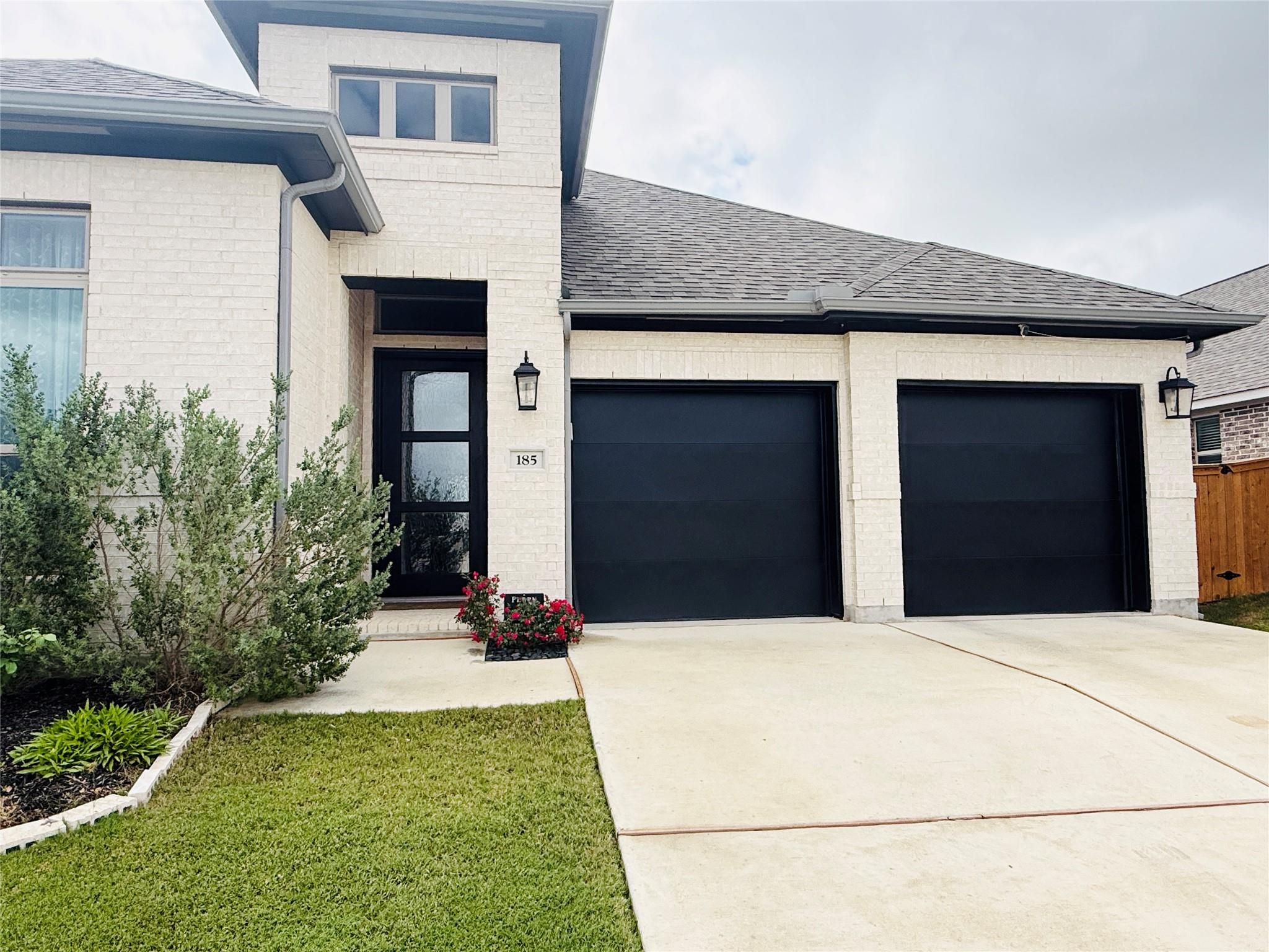 185 King Haakon Bay Dr, Kyle, TX 78640