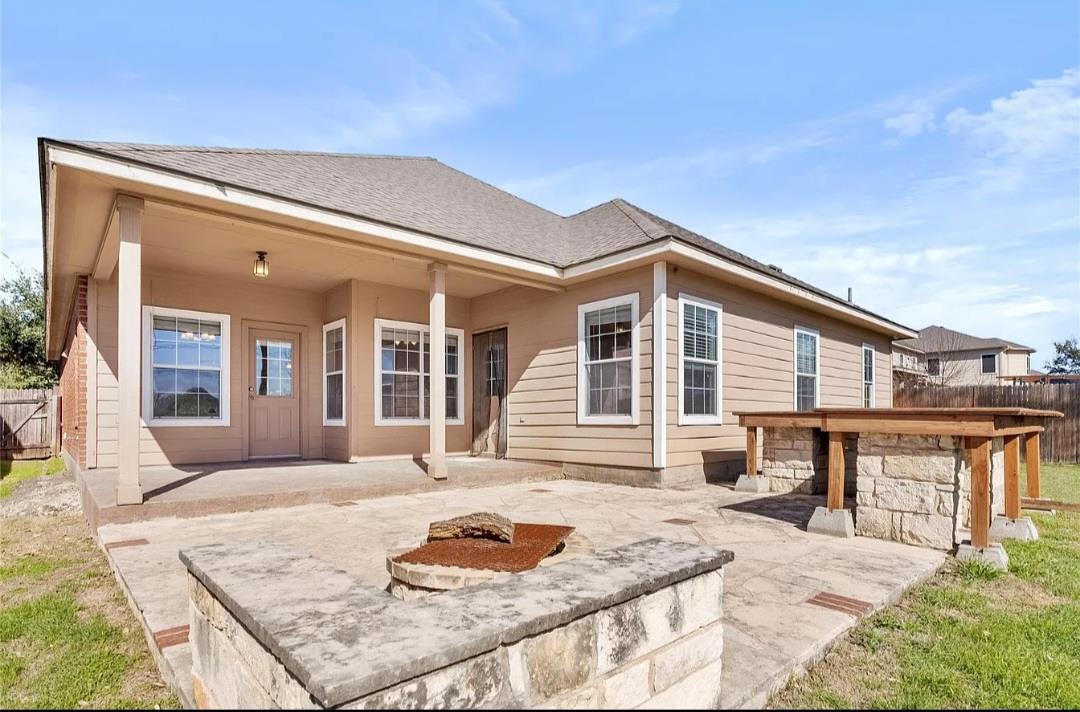 120 Emory Fields Dr, Hutto, TX 78634