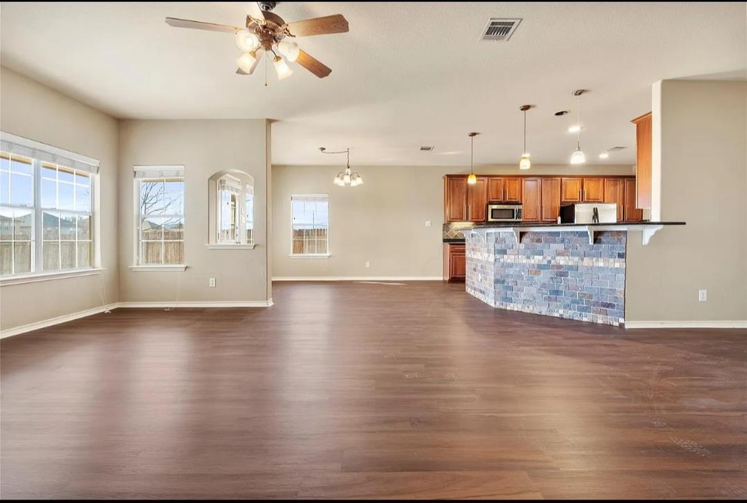 120 Emory Fields Dr, Hutto, TX 78634