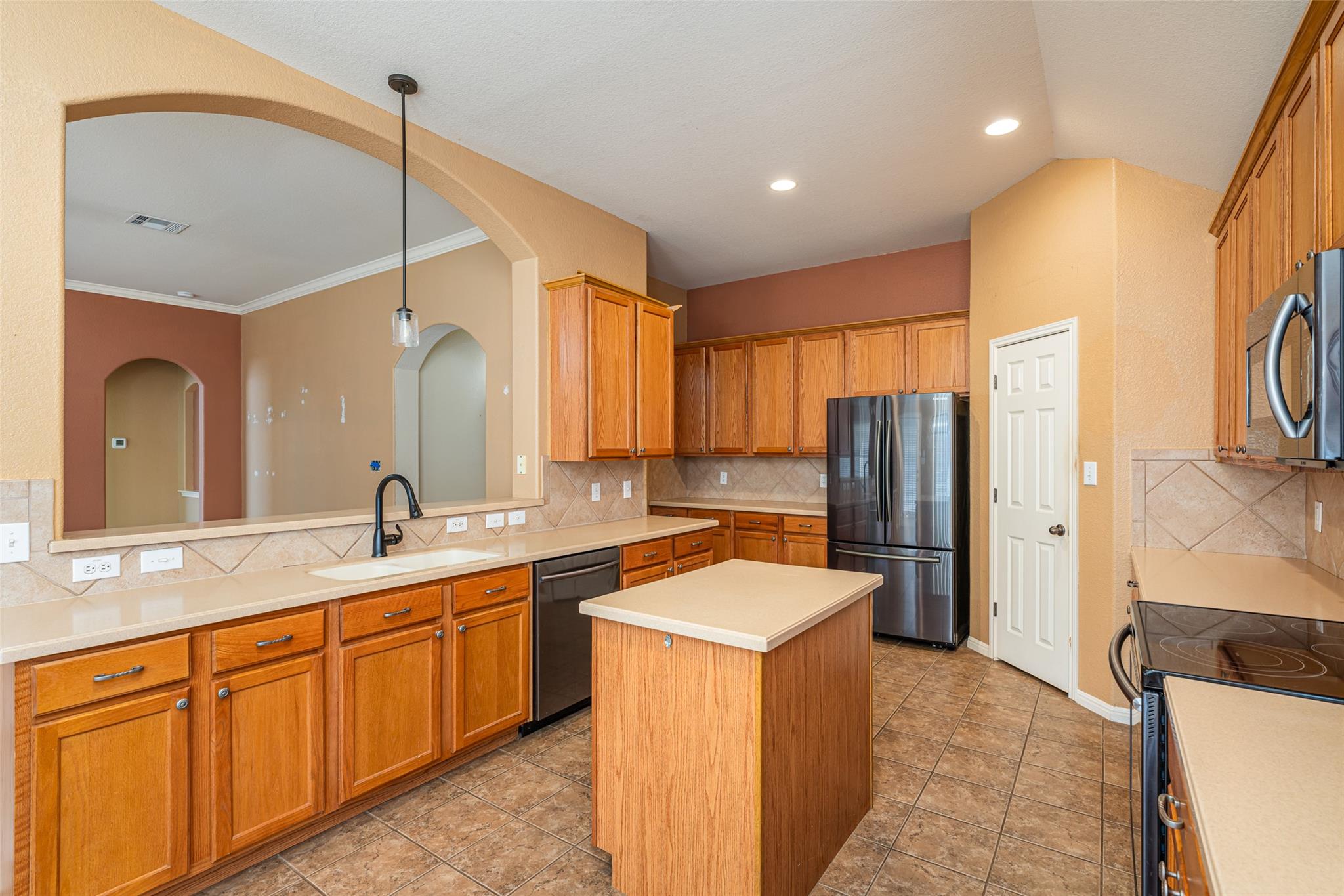 100 Clydesdale Ct, Liberty Hill, TX 78642