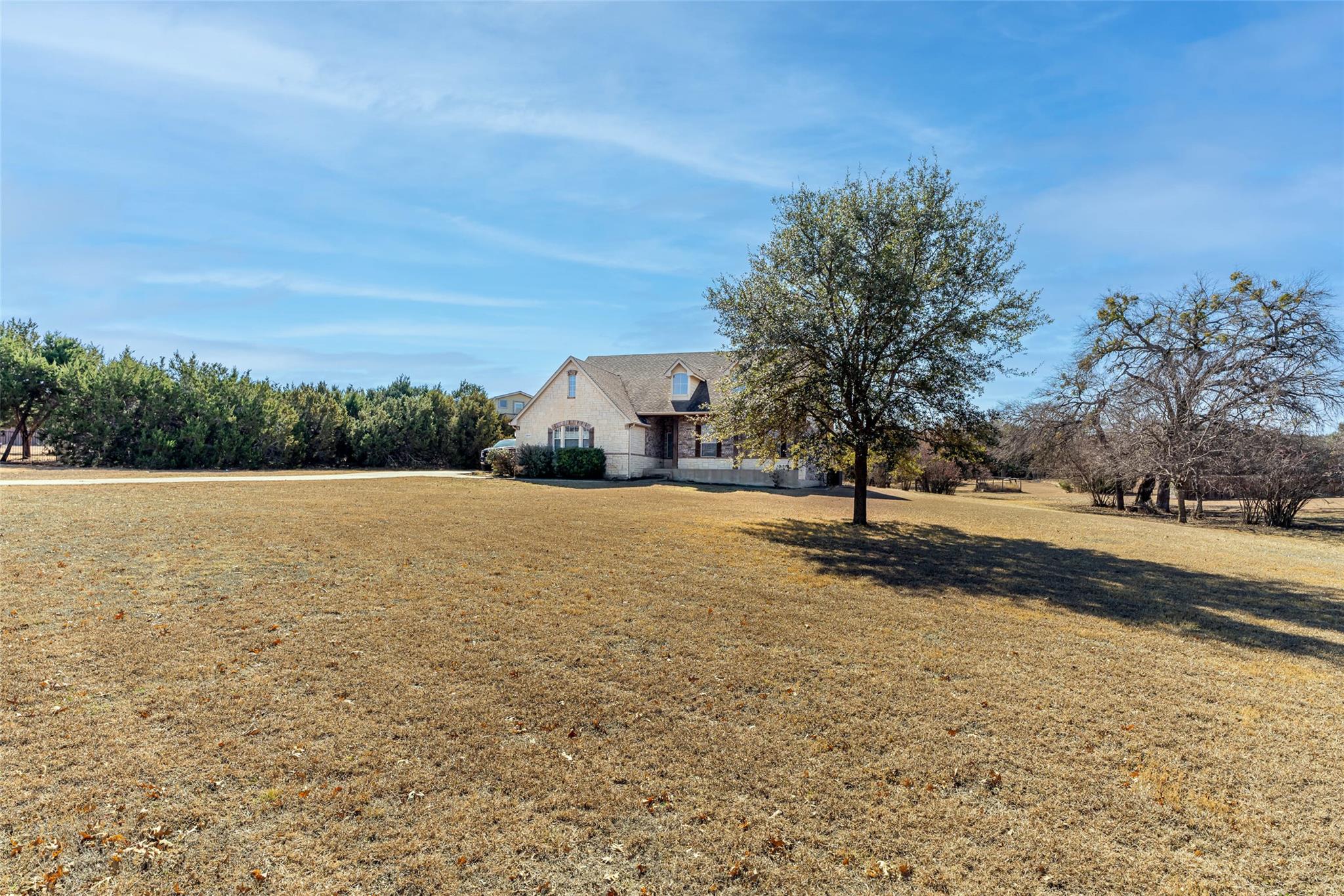 100 Clydesdale Ct, Liberty Hill, TX 78642
