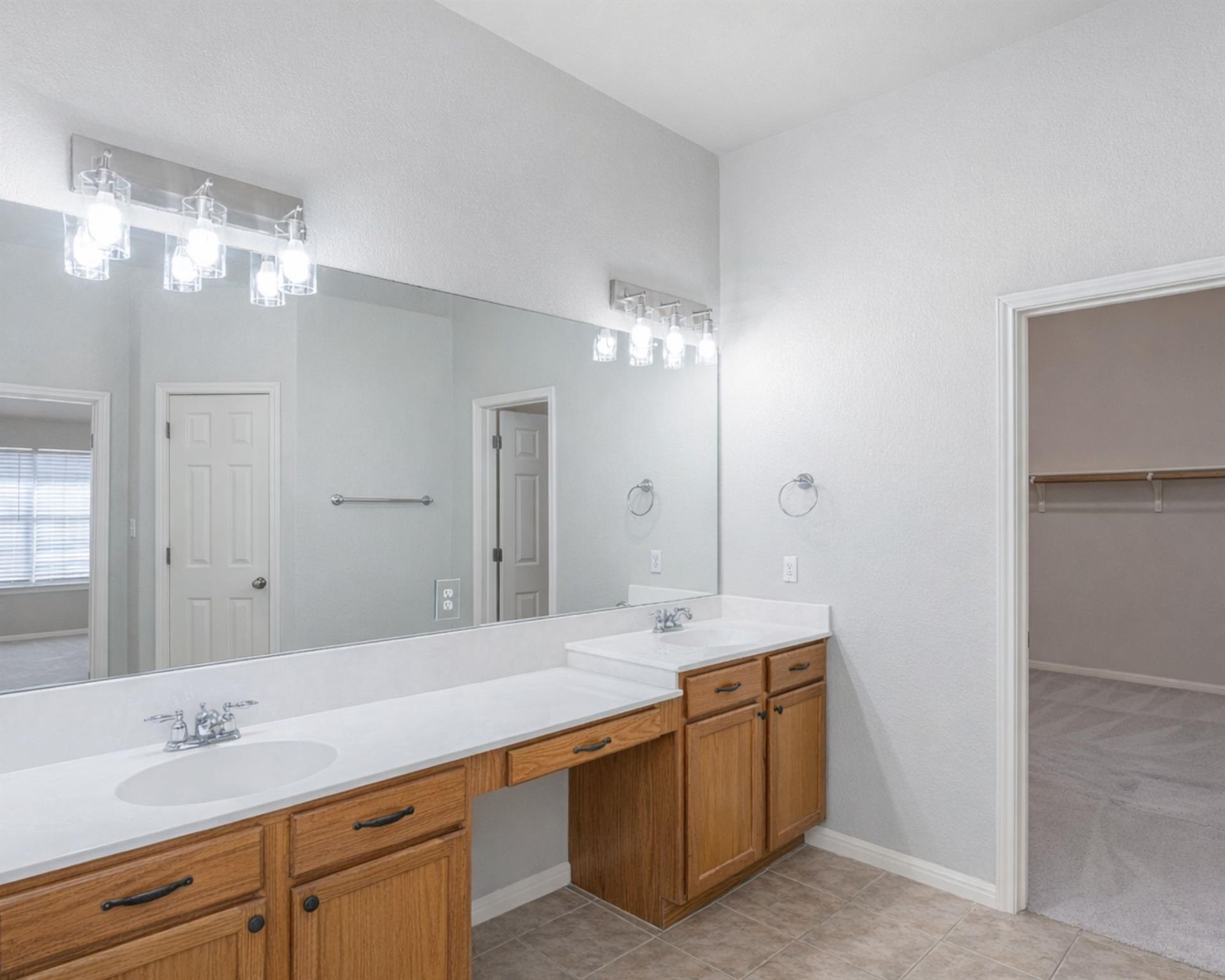 100 Clydesdale Ct, Liberty Hill, TX 78642