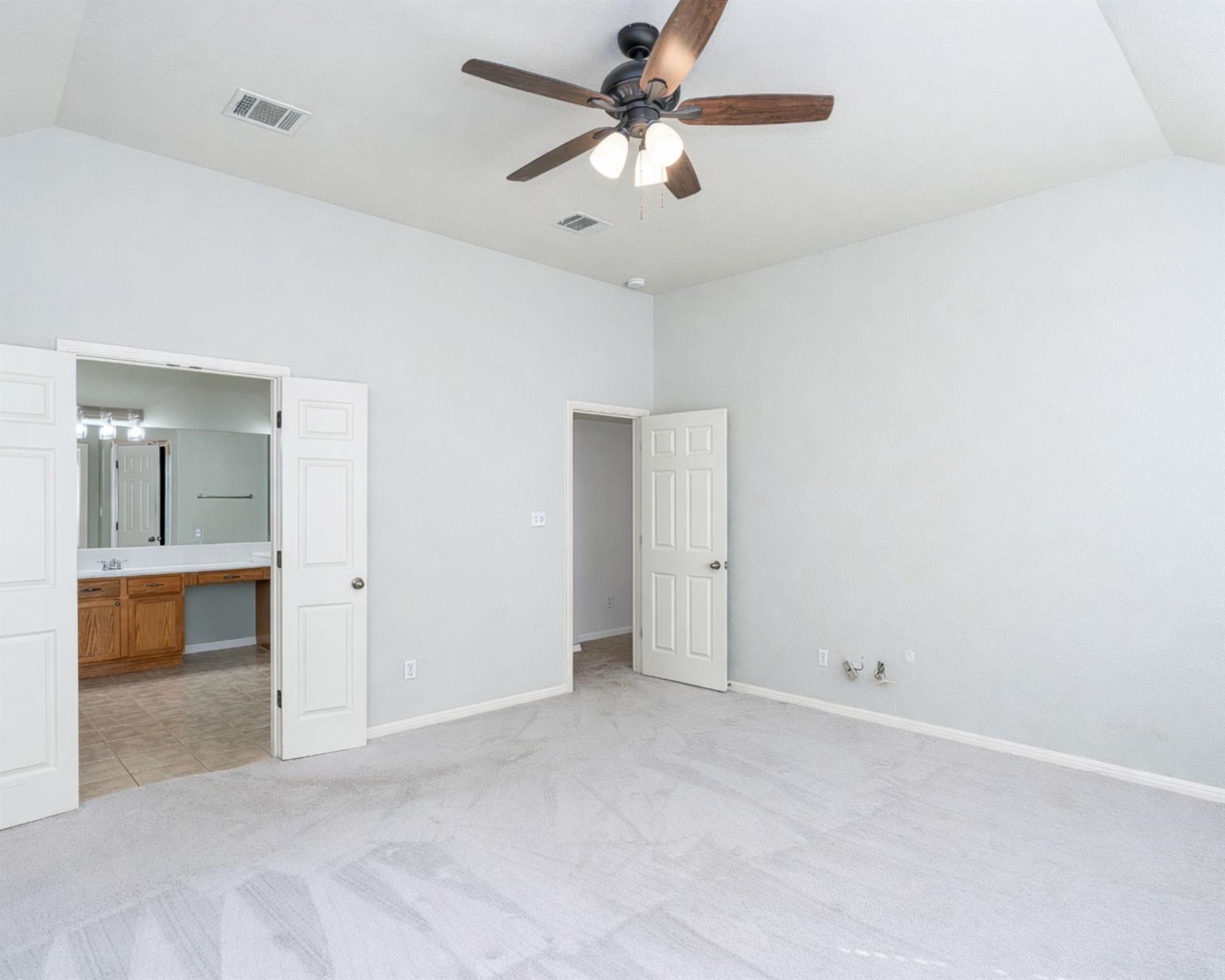 100 Clydesdale Ct, Liberty Hill, TX 78642