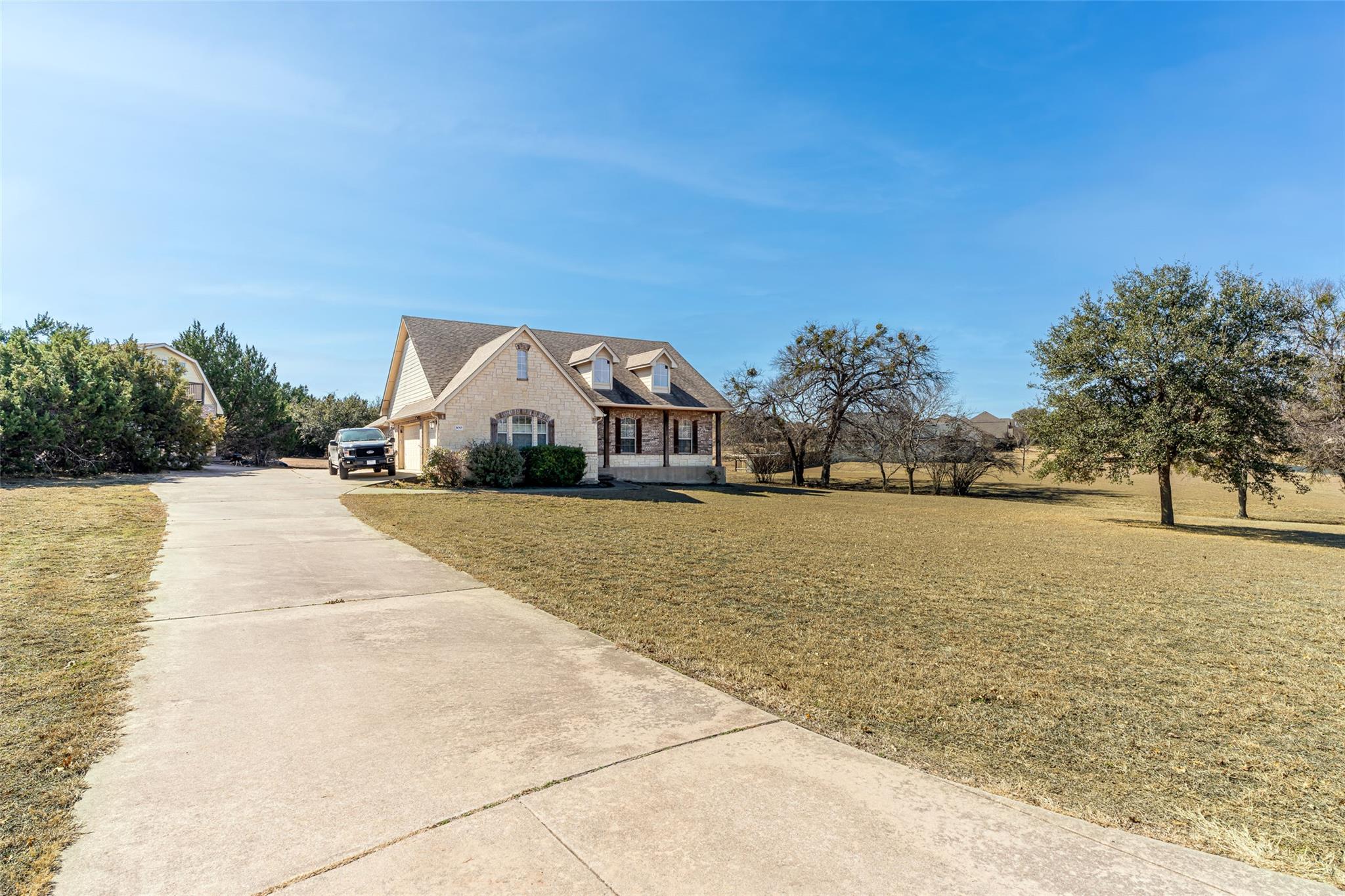 100 Clydesdale Ct, Liberty Hill, TX 78642