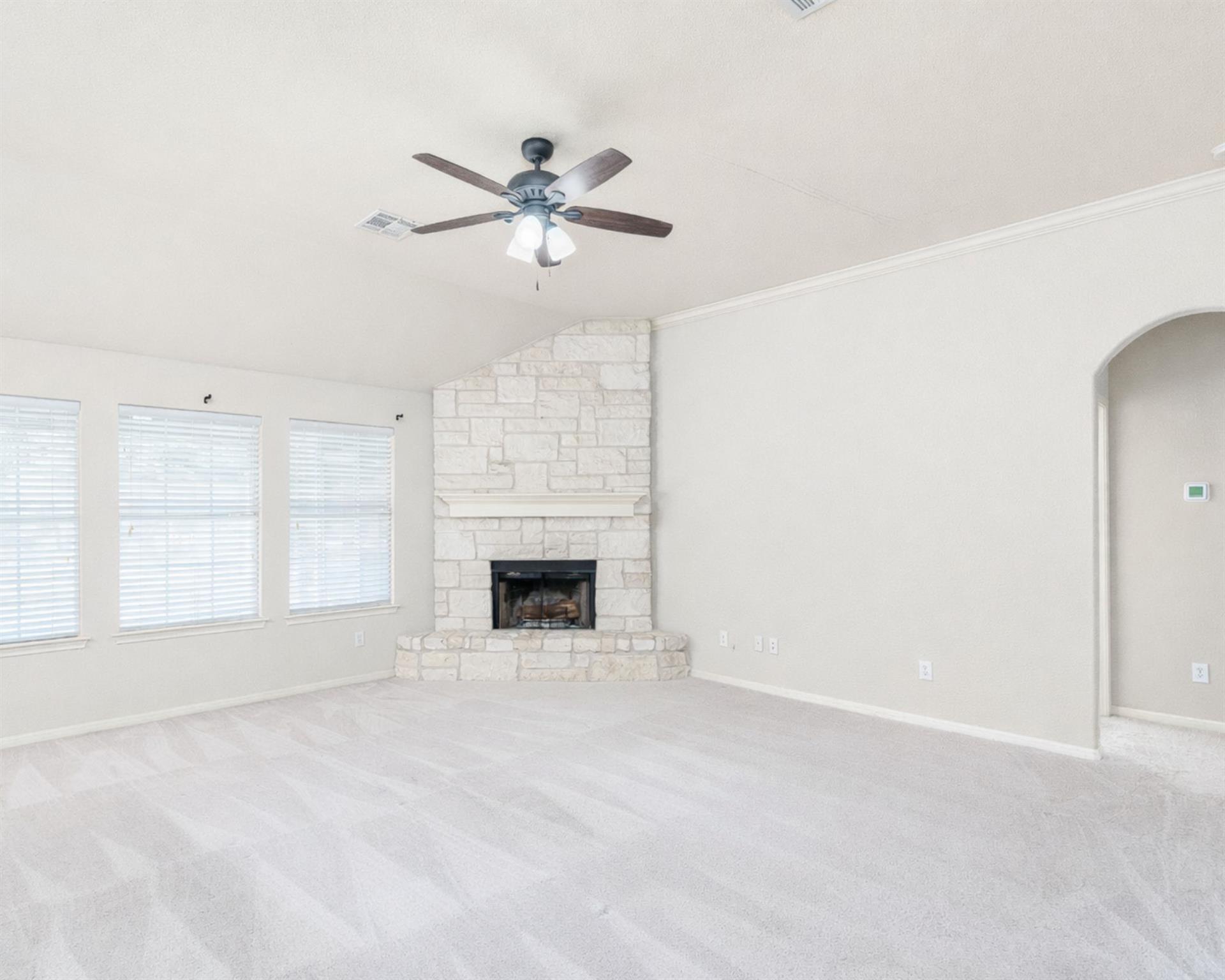 100 Clydesdale Ct, Liberty Hill, TX 78642