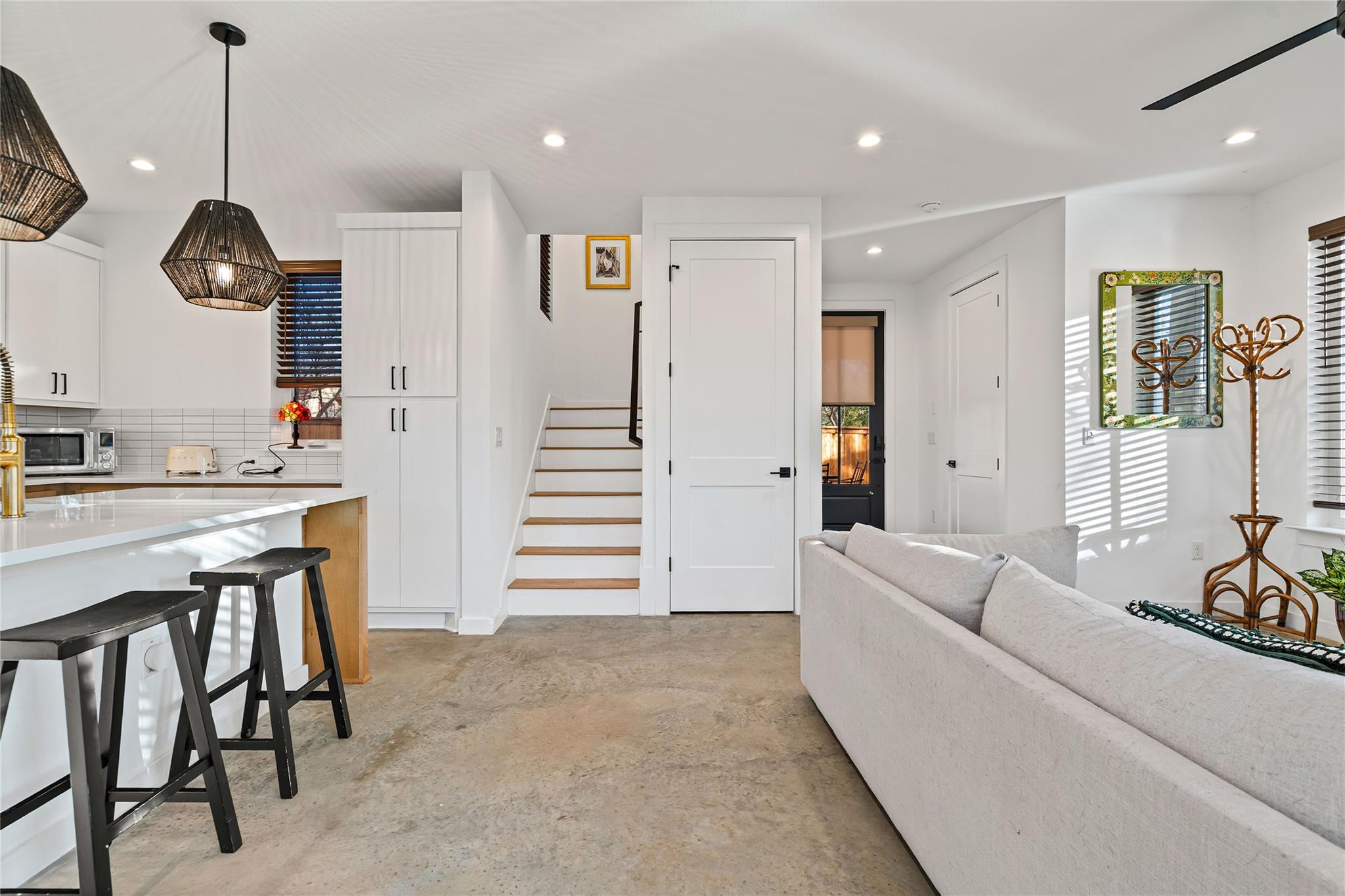 205 W Croslin St # 1 & 2, Austin, TX 78752