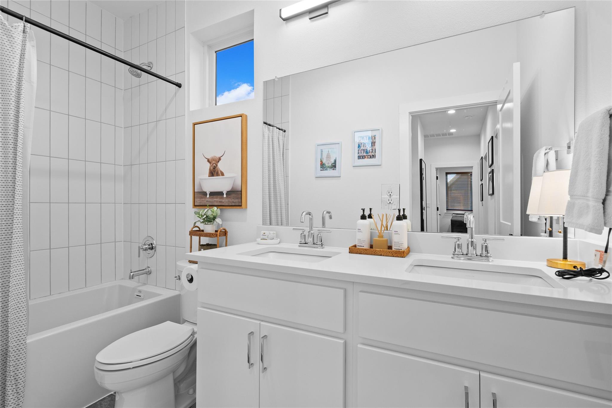 205 W Croslin St # 1 & 2, Austin, TX 78752