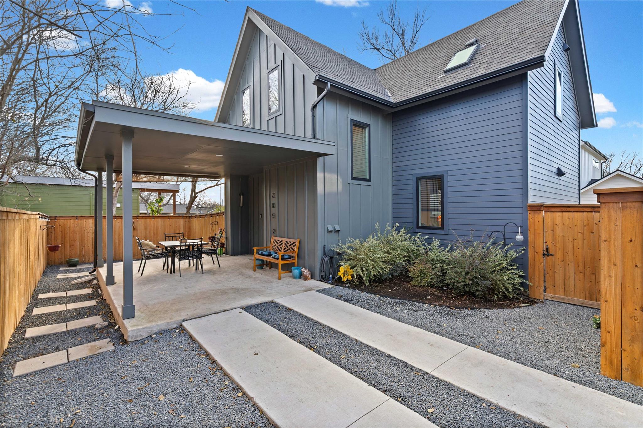 205 W Croslin St # 1 & 2, Austin, TX 78752