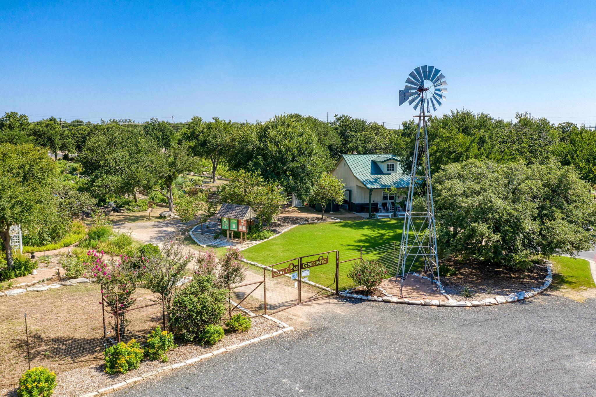 106 Hale Ct, Georgetown, TX 78633