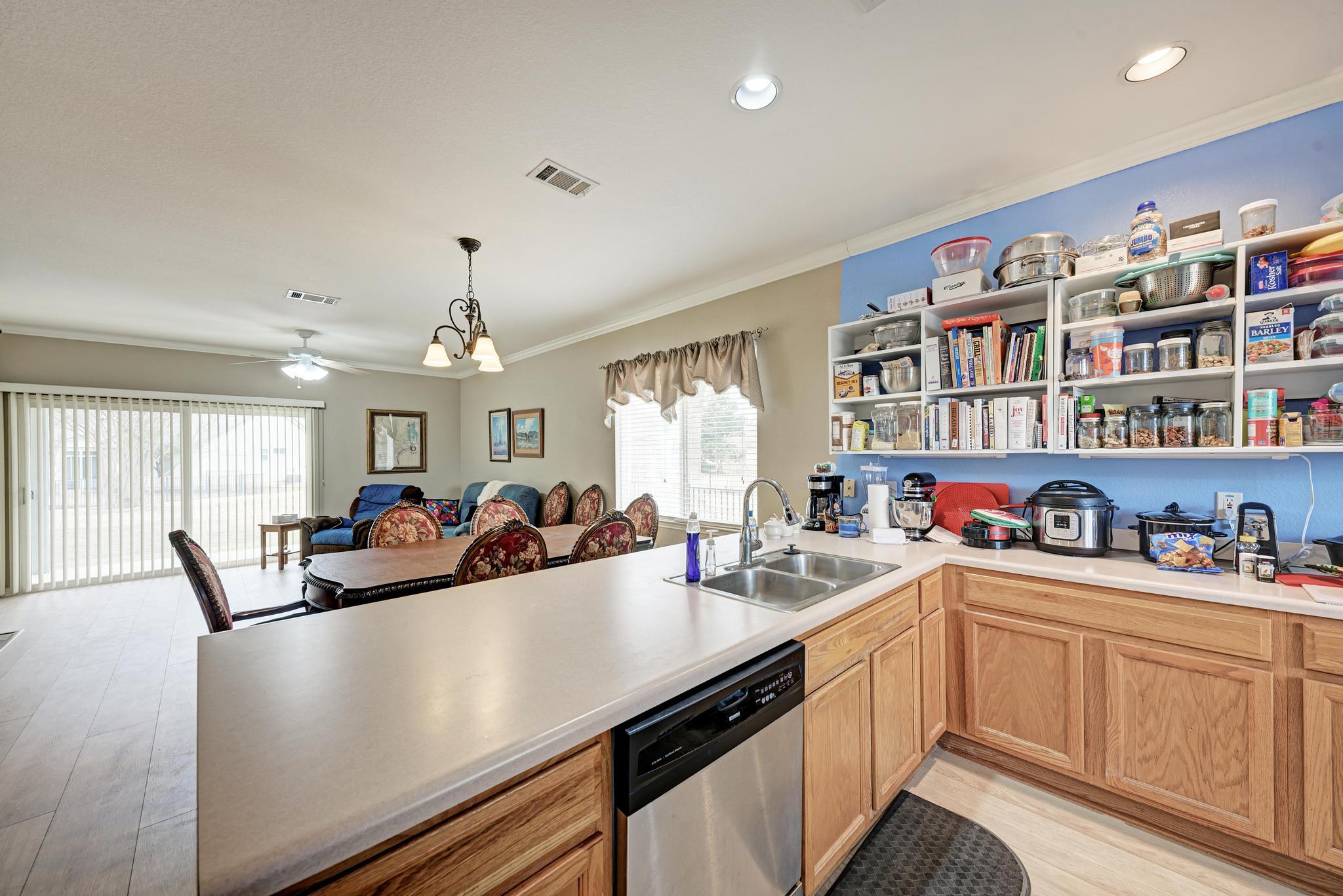 106 Hale Ct, Georgetown, TX 78633