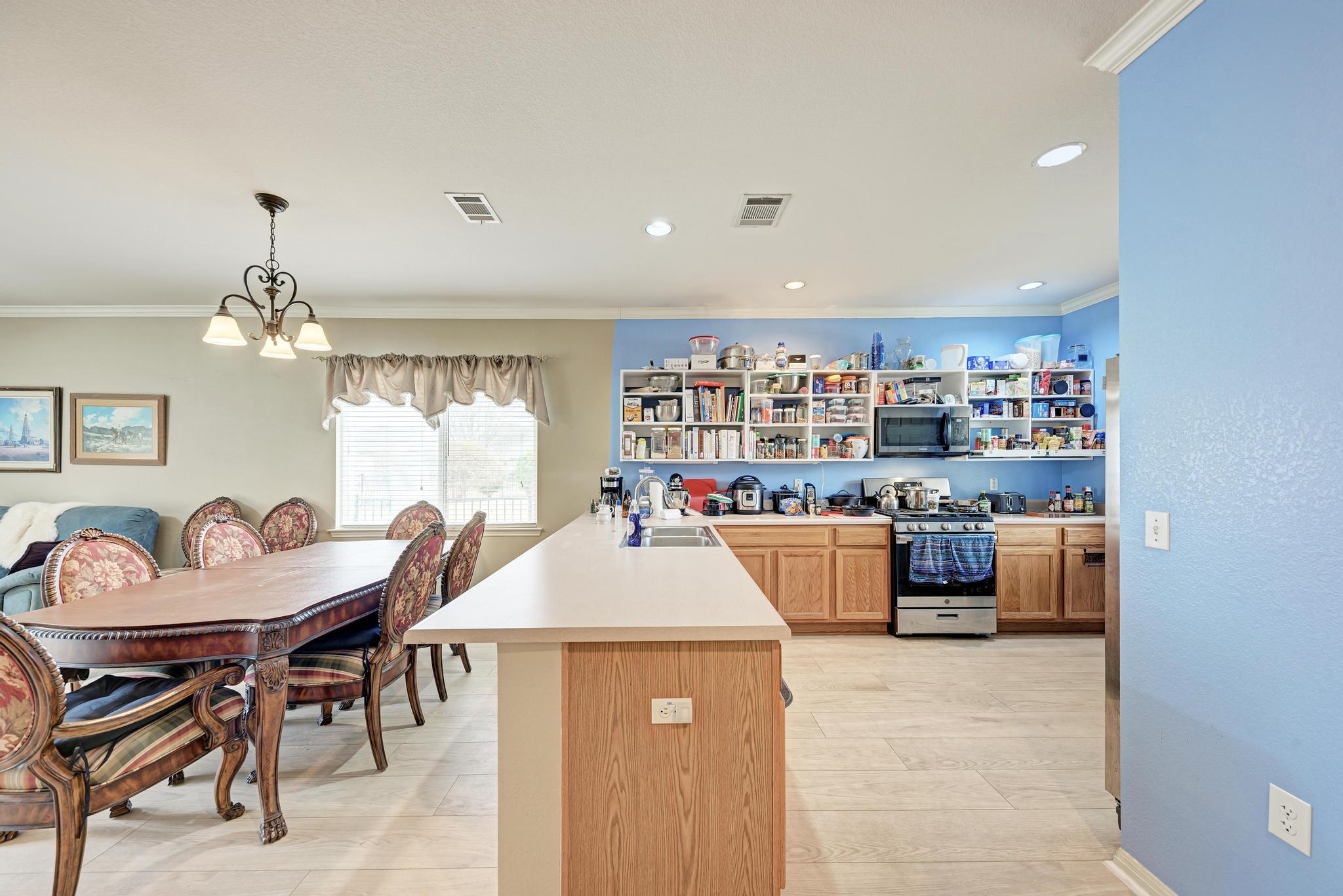 106 Hale Ct, Georgetown, TX 78633