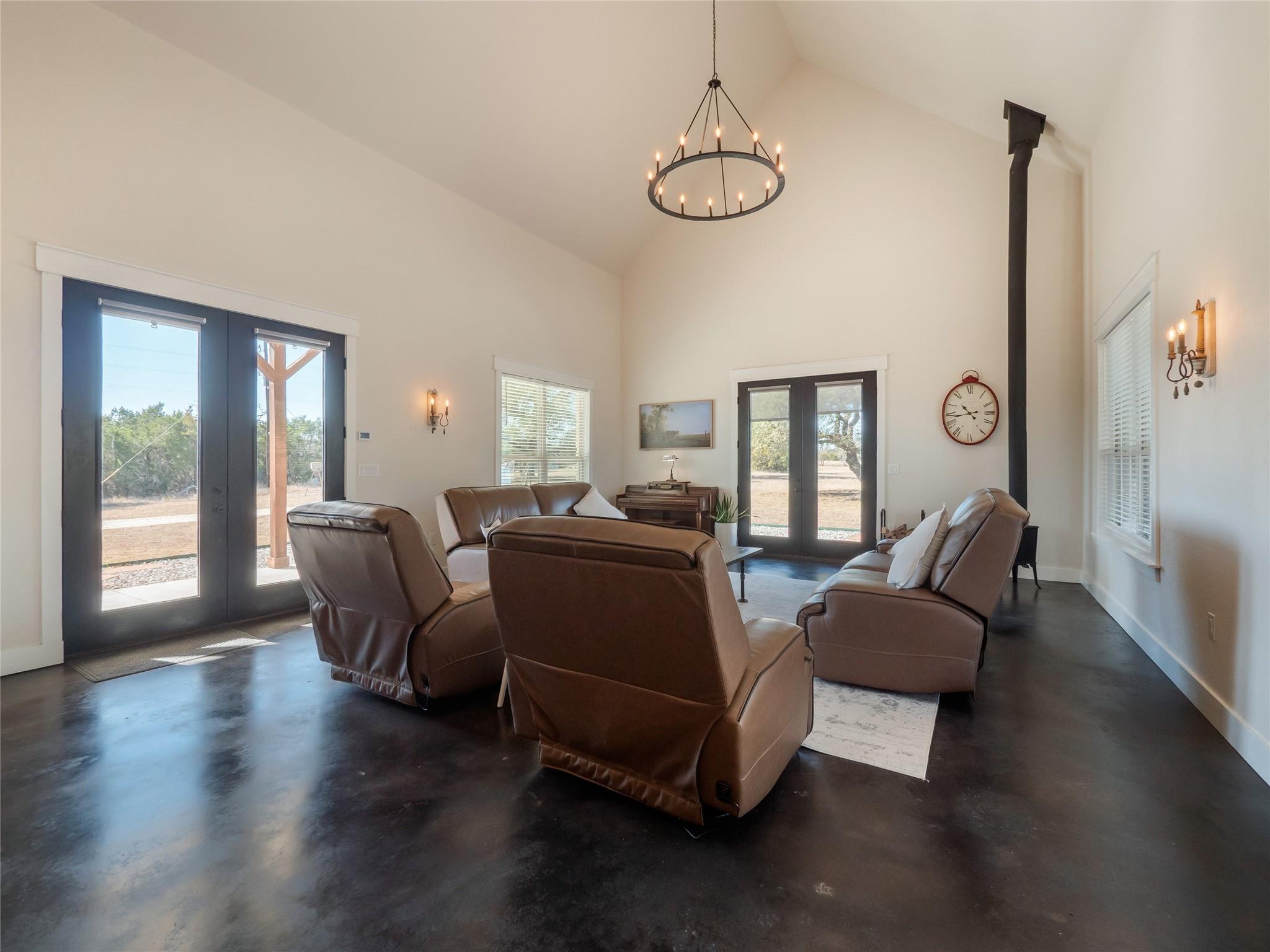 161 Paintbrush Ln, Burnet, TX 78611