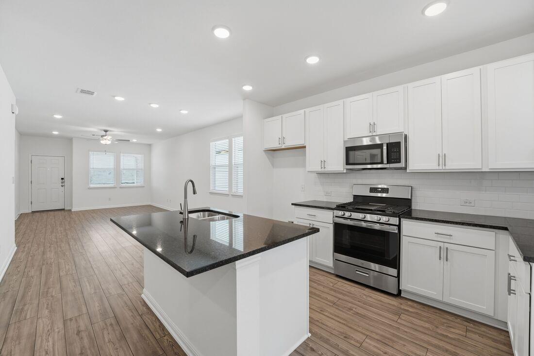 201 Betsy Rd, Hutto, TX 78634