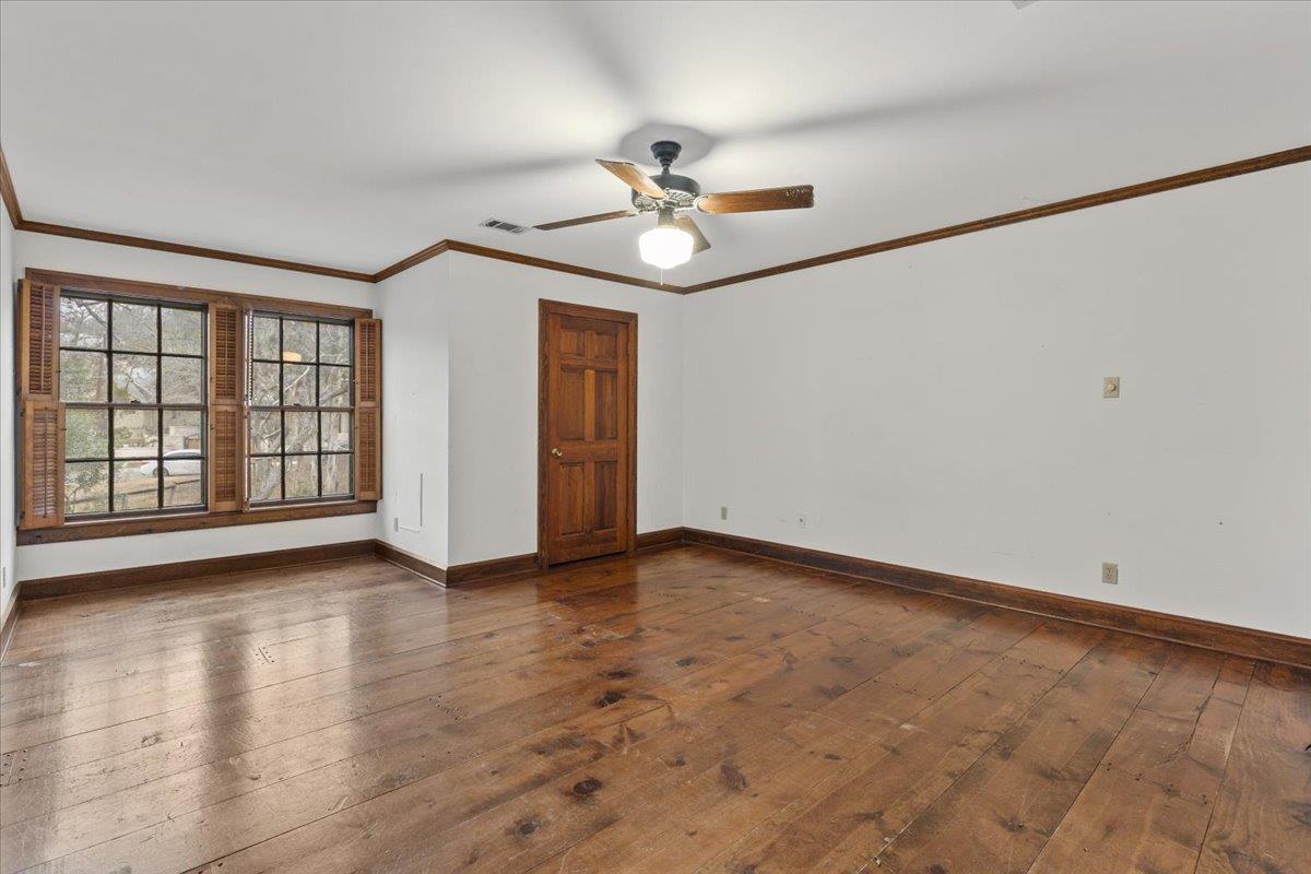 1607 Sharon Ln, Austin, TX 78703