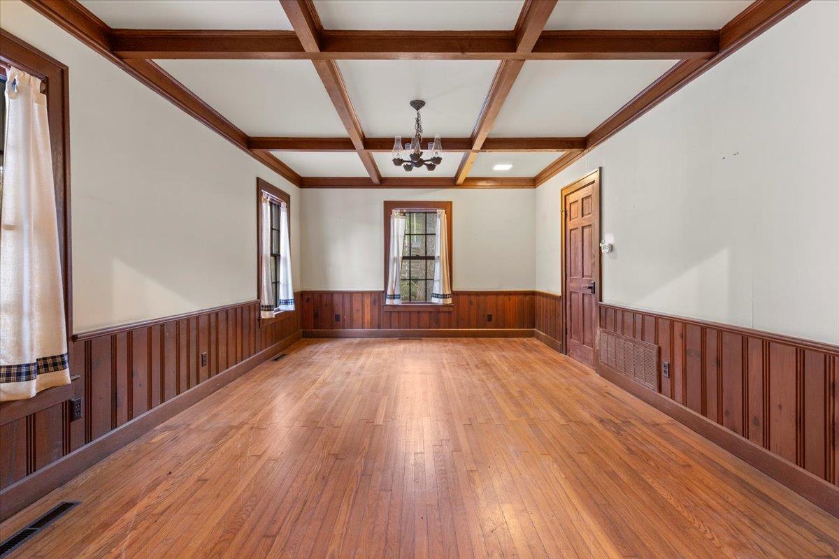 1607 Sharon Ln, Austin, TX 78703